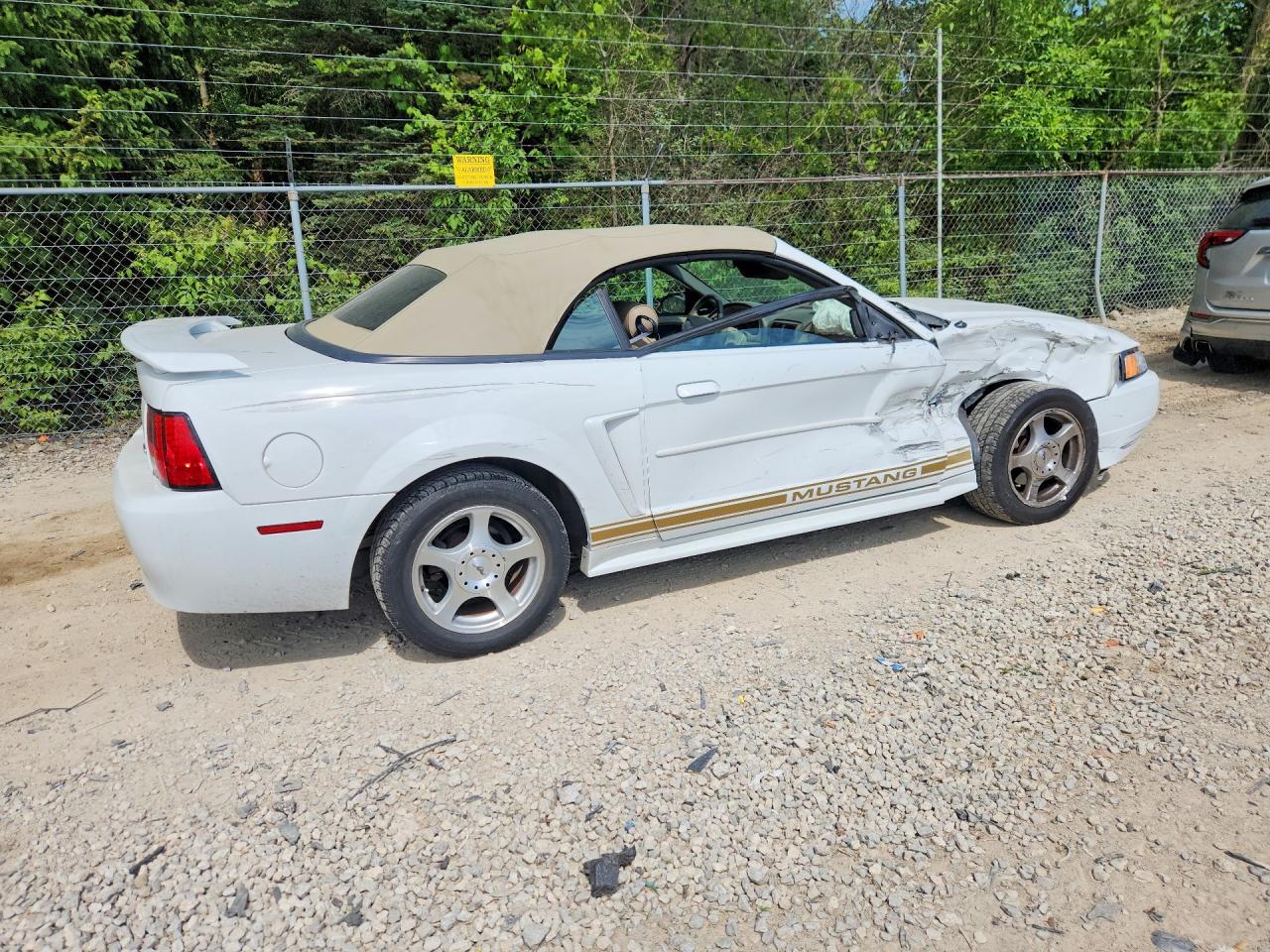 2003 Ford Mustang White vin: 1FAFP44463F439043