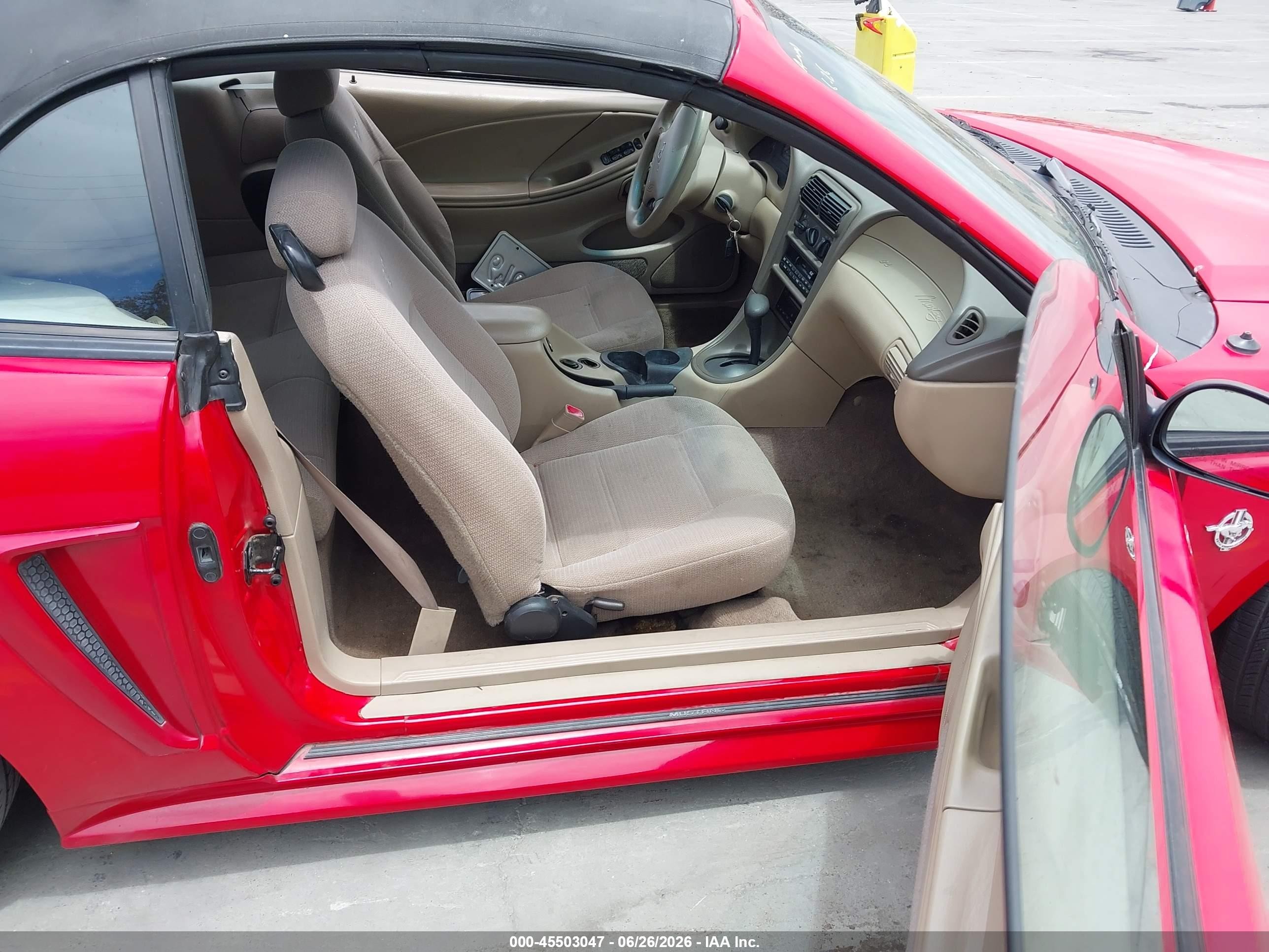 1999 Ford Mustang   Red vin: 1FAFP4446XF144711