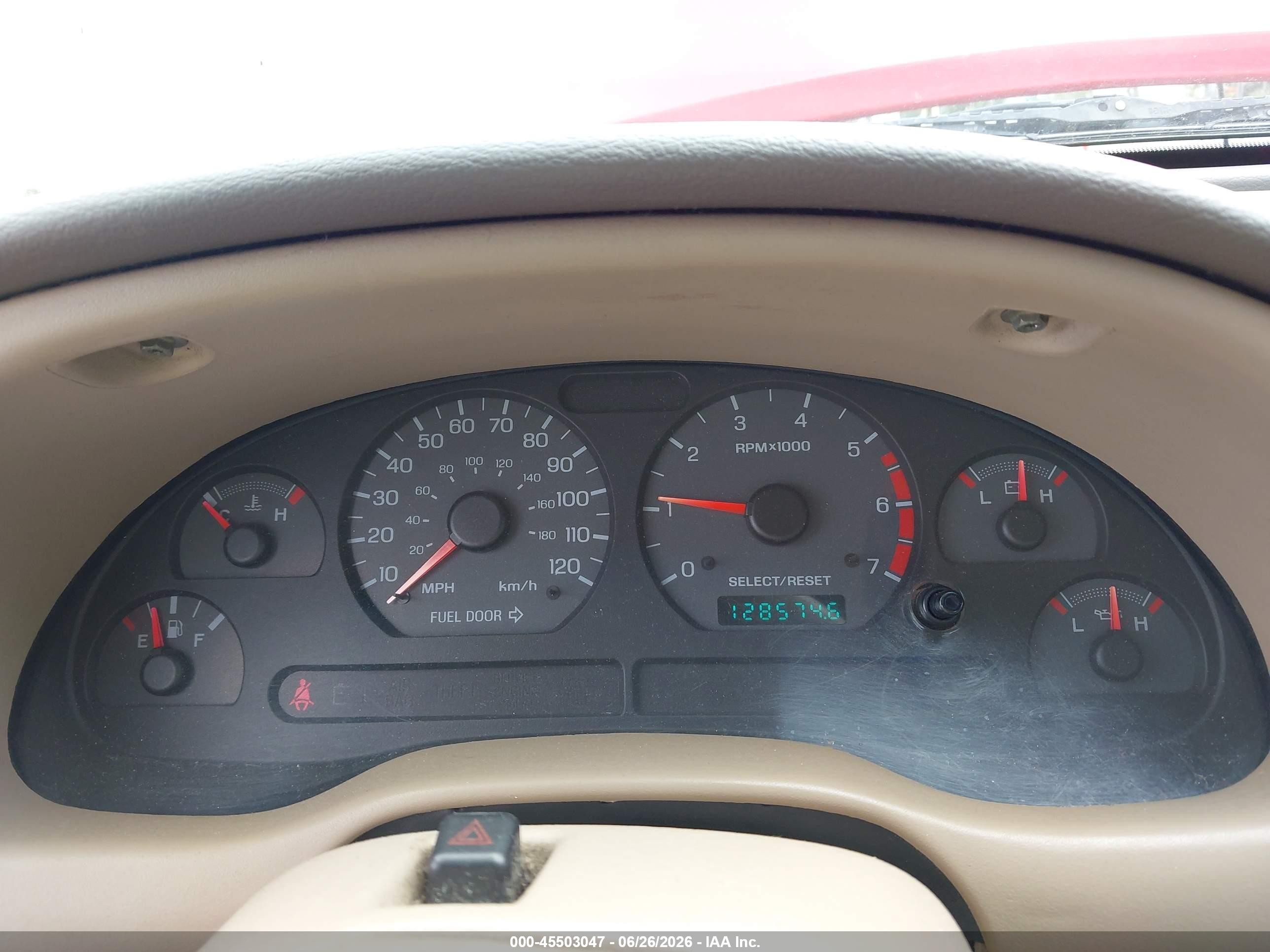 1999 Ford Mustang   Red vin: 1FAFP4446XF144711