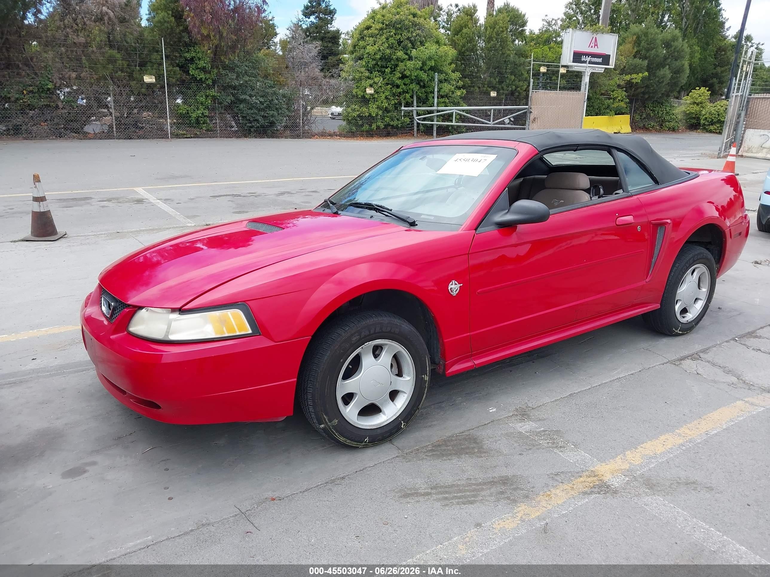 1999 Ford Mustang   Red vin: 1FAFP4446XF144711