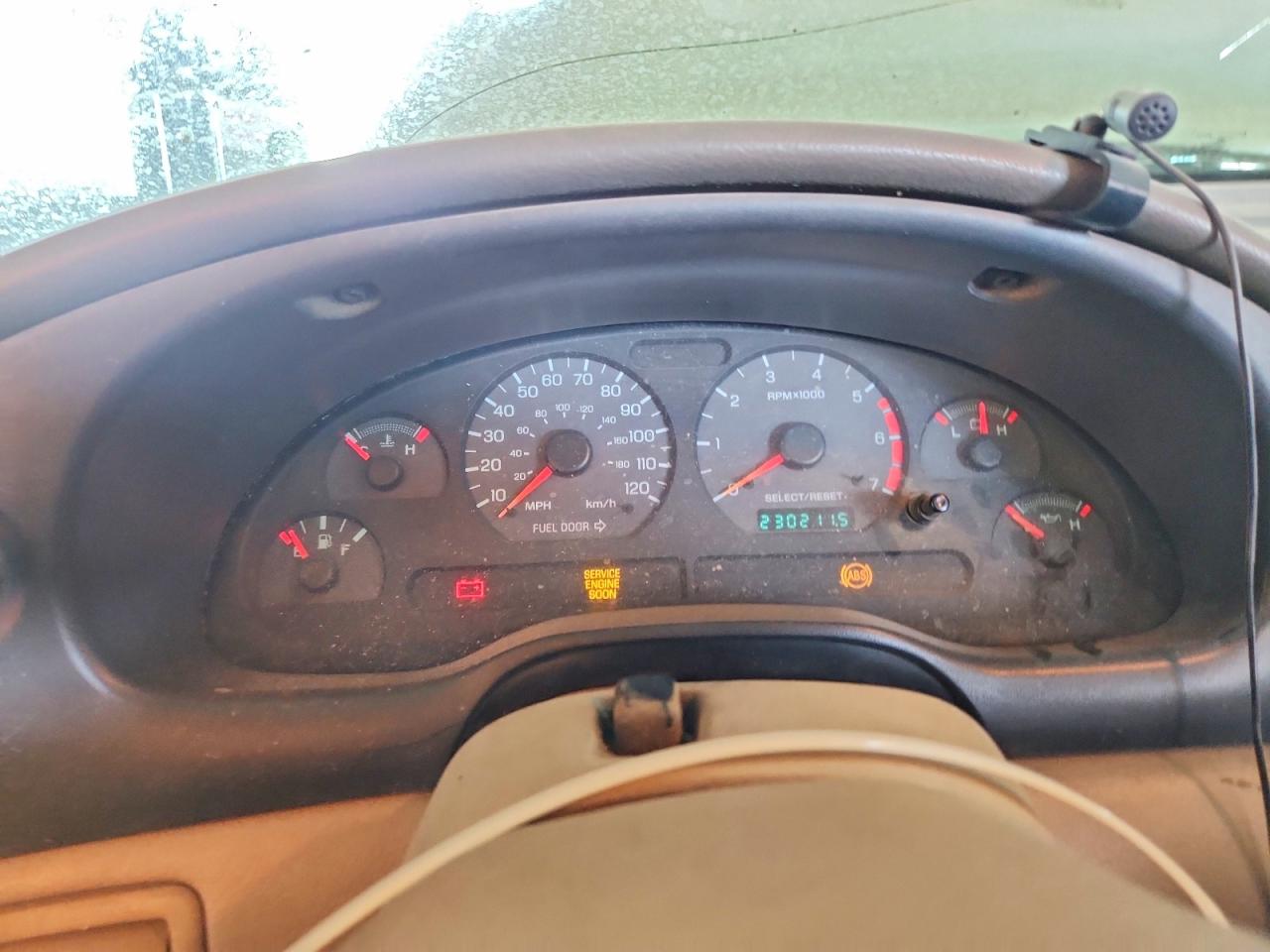 2000 Ford Mustang White vin: 1FAFP4446YF239450