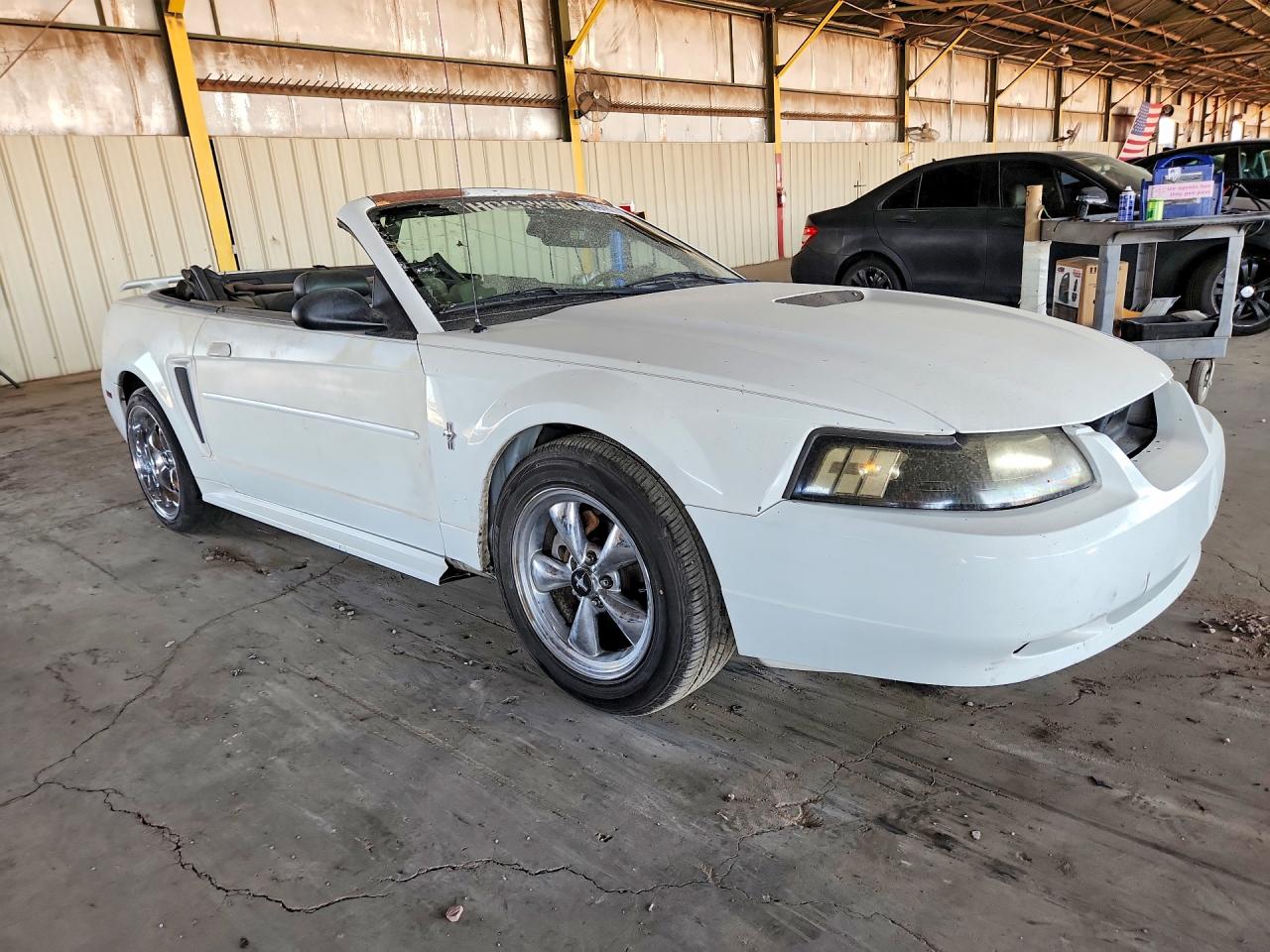 2000 Ford Mustang White vin: 1FAFP4446YF239450