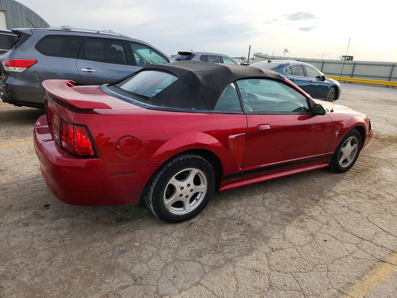 2002 Ford Mustang Burgundy vin: 1FAFP44472F109362
