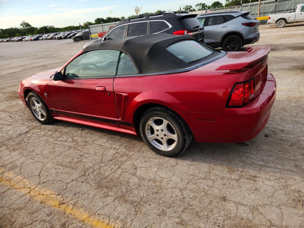 2002 Ford Mustang Burgundy vin: 1FAFP44472F109362