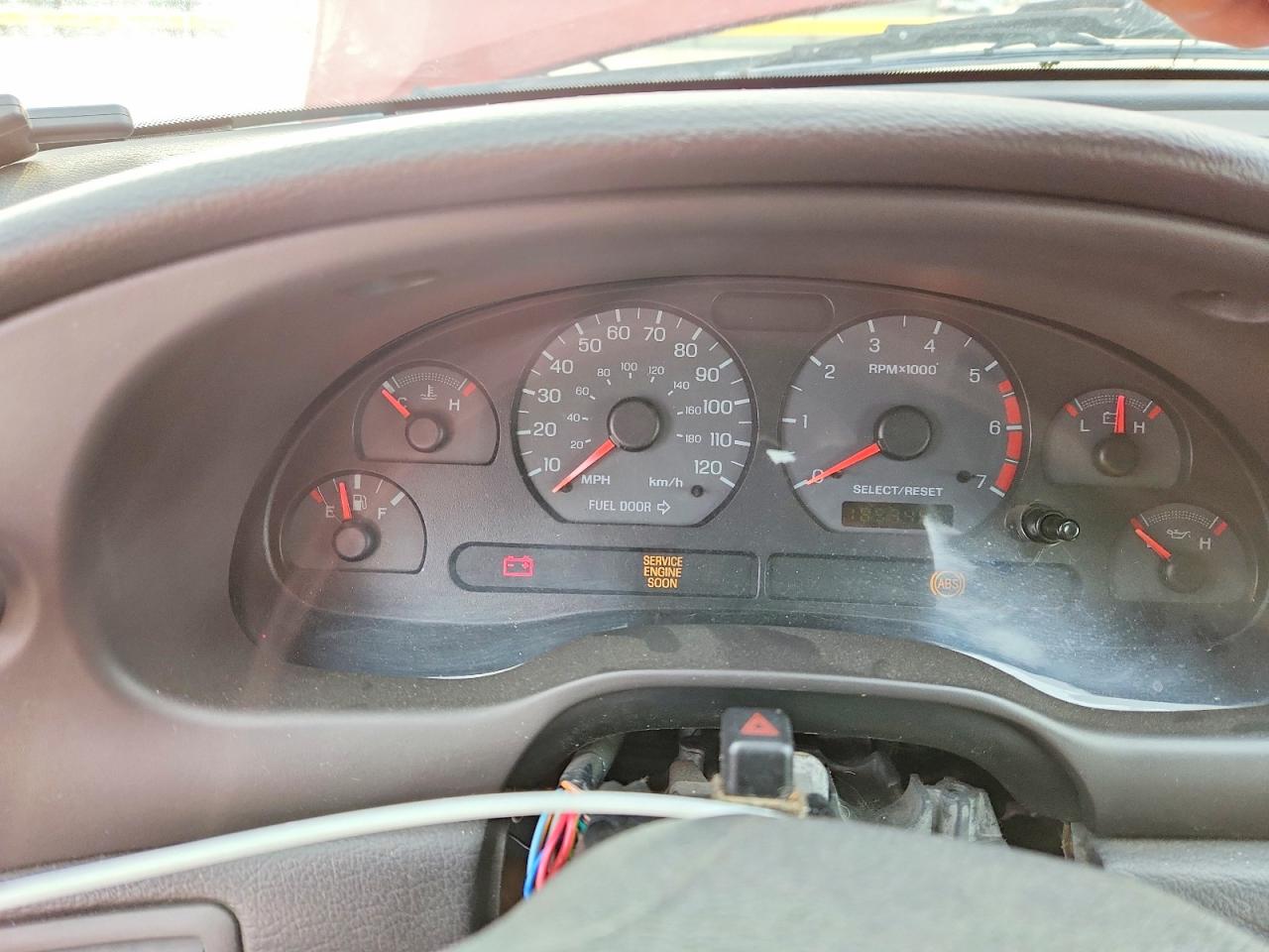 2002 Ford Mustang Burgundy vin: 1FAFP44472F109362