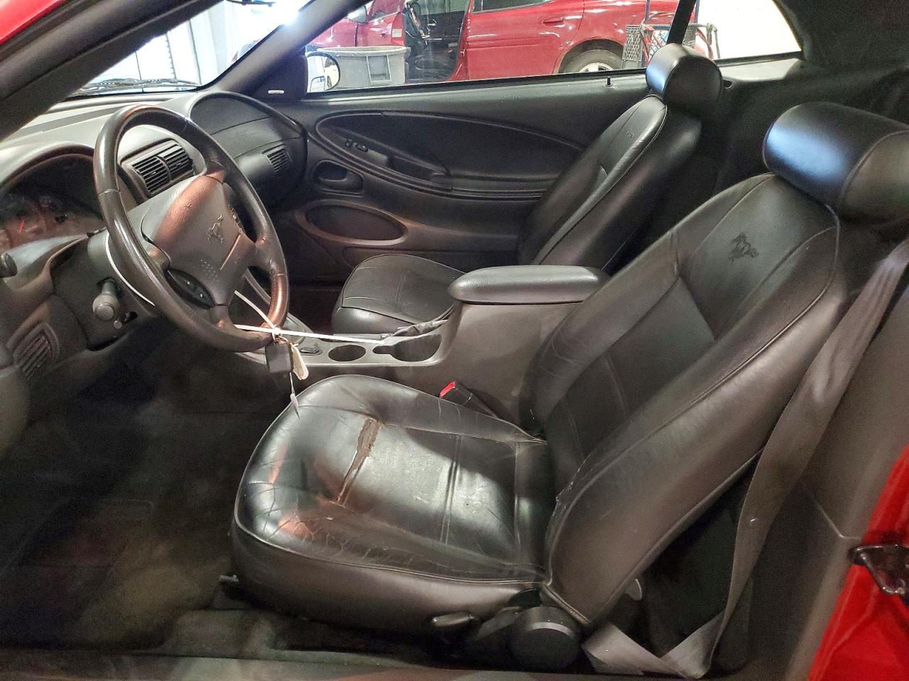 2002 Ford Mustang Red vin: 1FAFP44472F133063