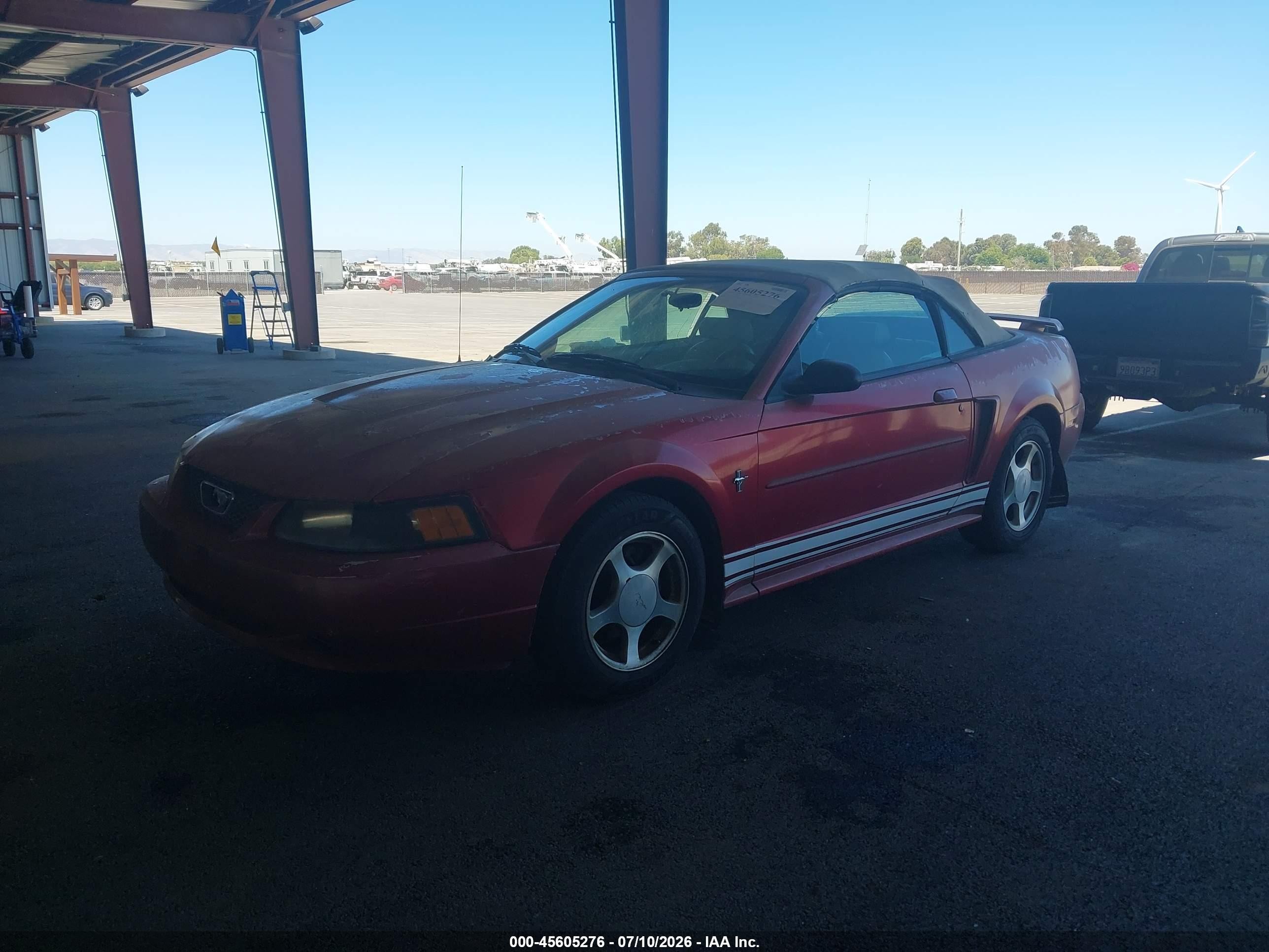 2003 Ford Mustang   Red vin: 1FAFP44473F386143