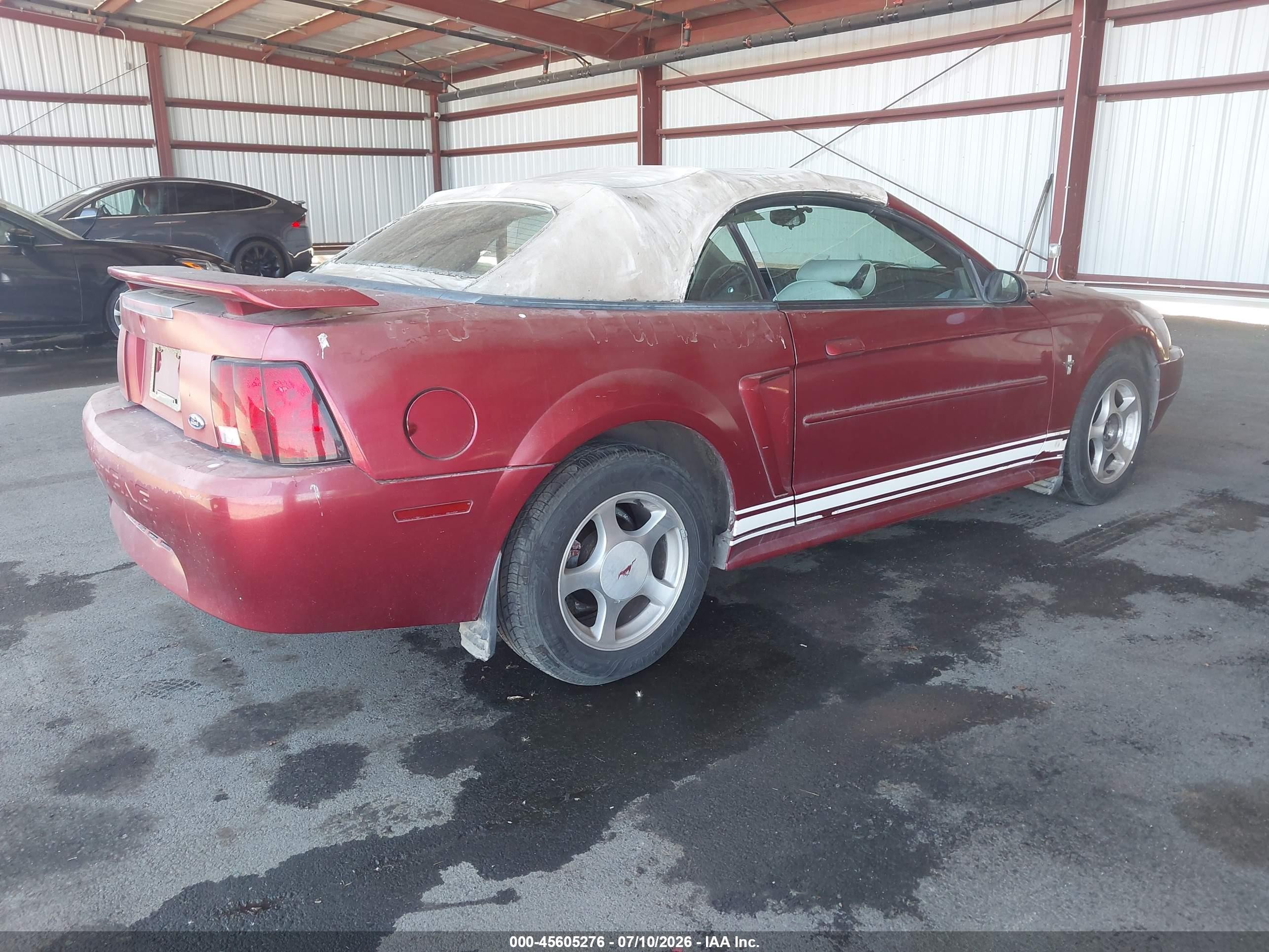 2003 Ford Mustang   Red vin: 1FAFP44473F386143