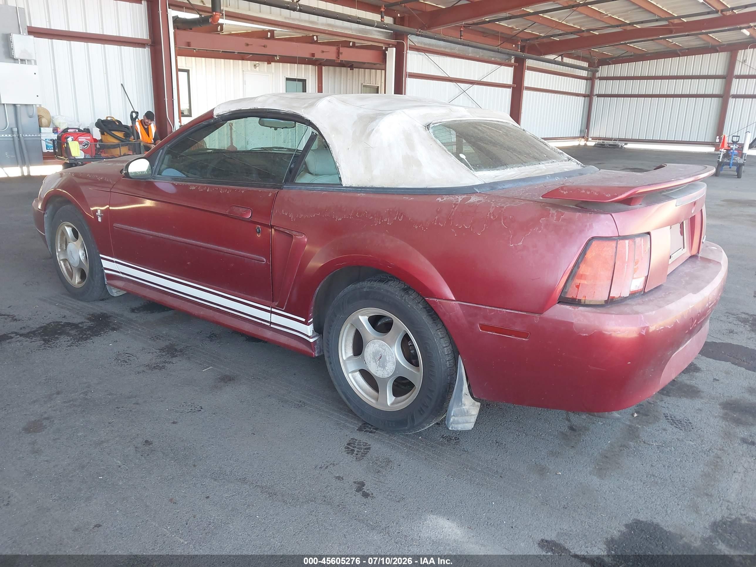2003 Ford Mustang   Red vin: 1FAFP44473F386143