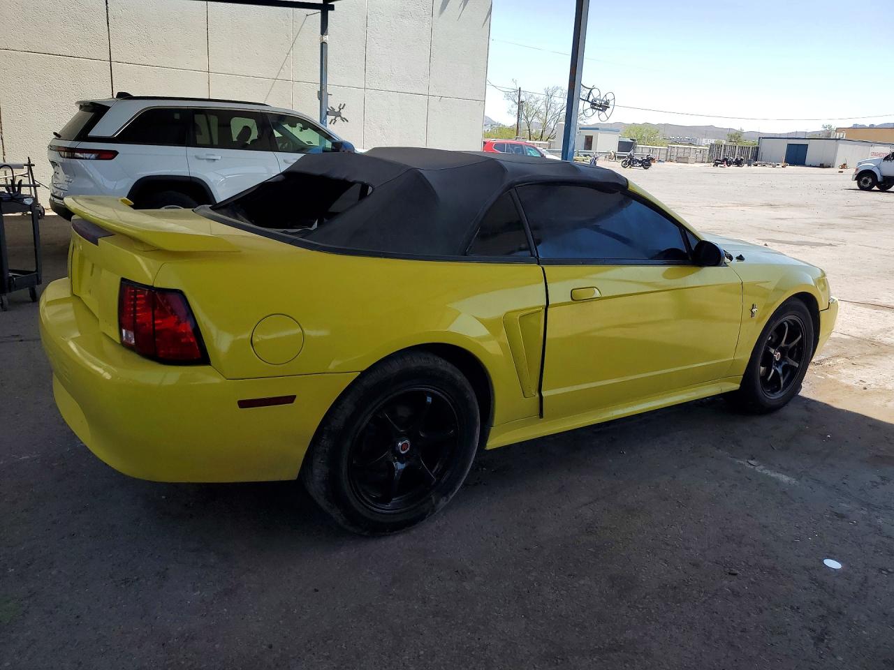 2003 Ford Mustang Yellow vin: 1FAFP44473F395733
