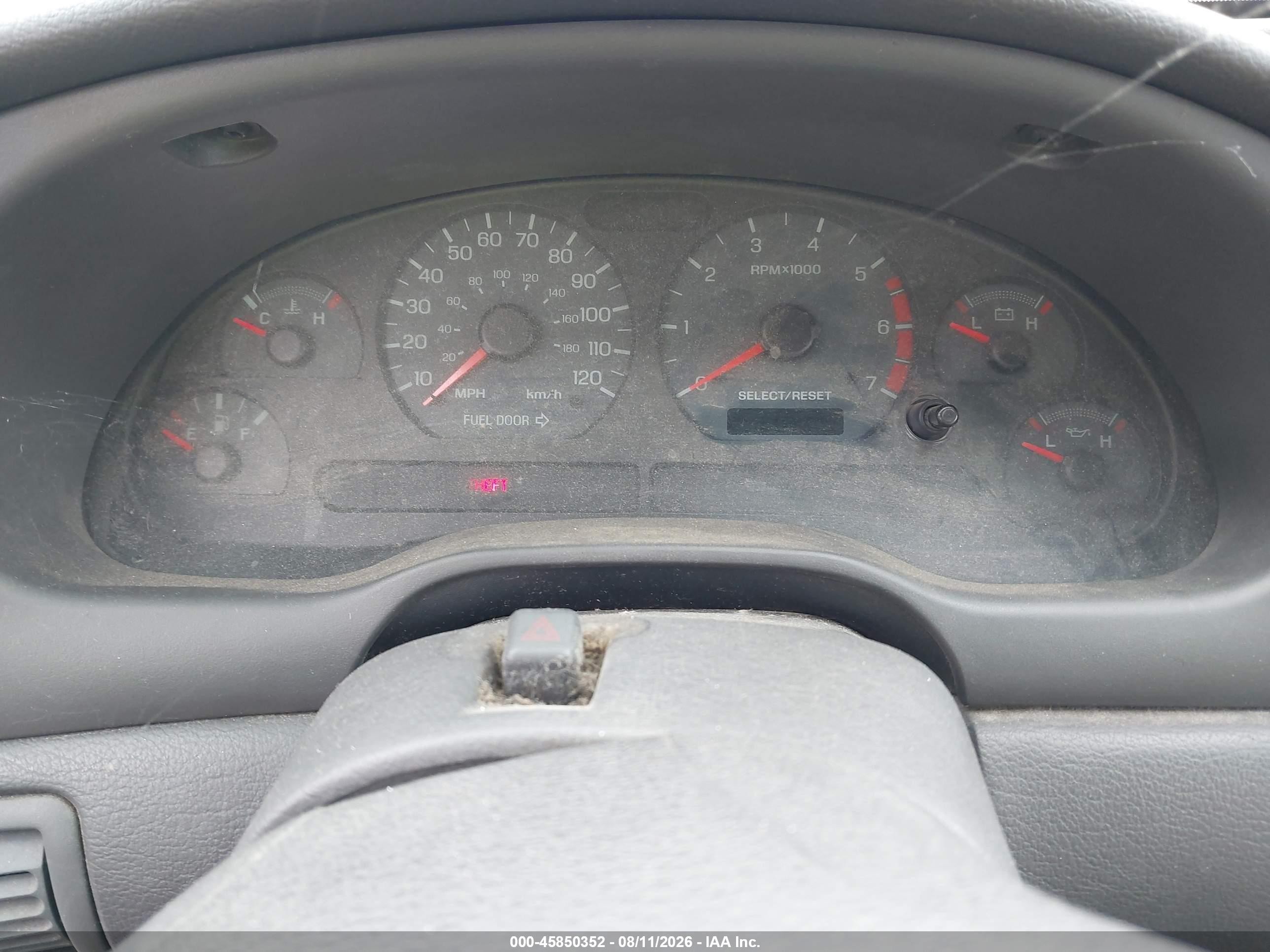 2003 Ford Mustang   White vin: 1FAFP44473F400638