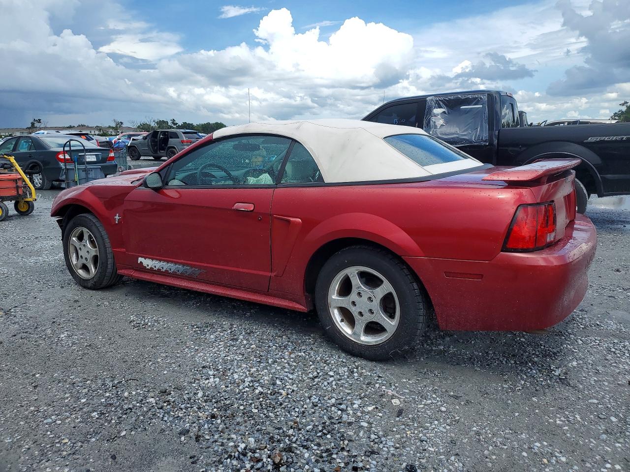2003 Ford Mustang Red vin: 1FAFP44473F426639
