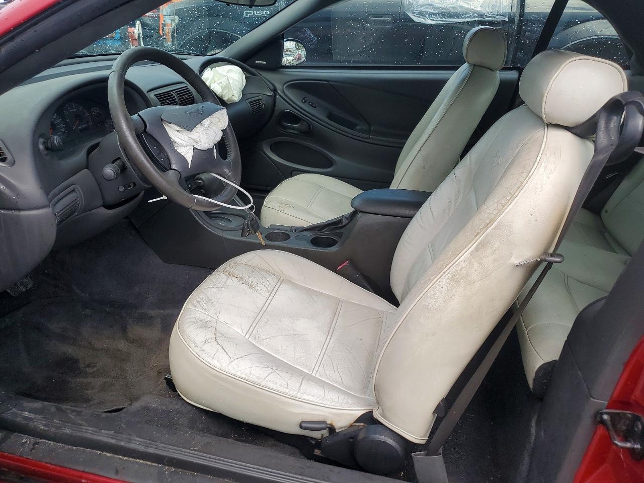 2003 Ford Mustang Red vin: 1FAFP44473F426639