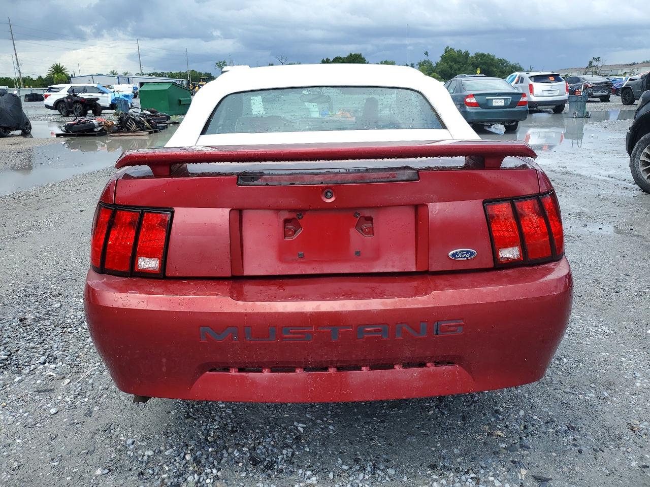 2003 Ford Mustang Red vin: 1FAFP44473F426639