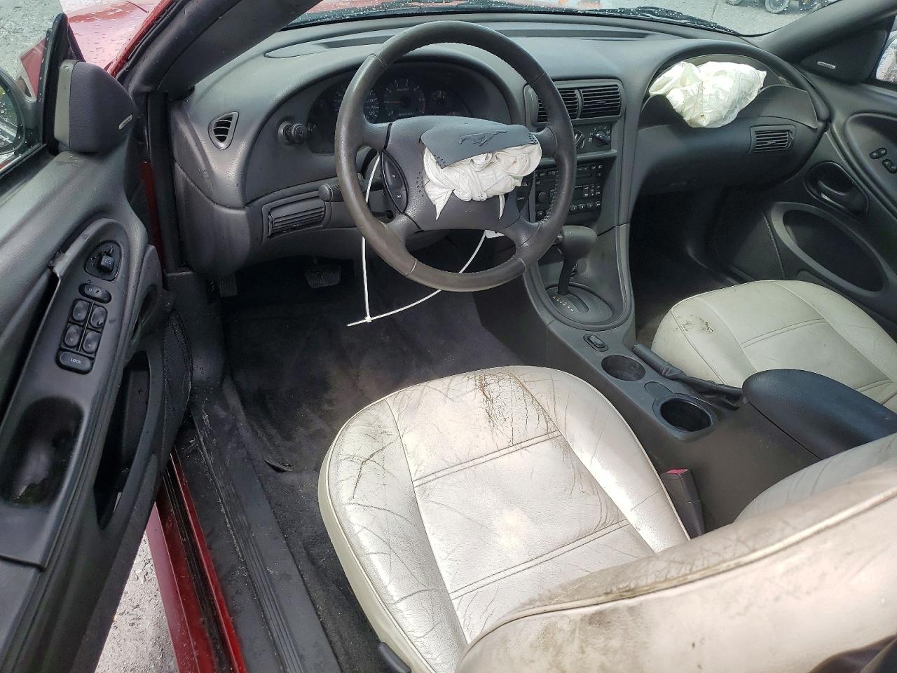 2003 Ford Mustang Red vin: 1FAFP44473F426639