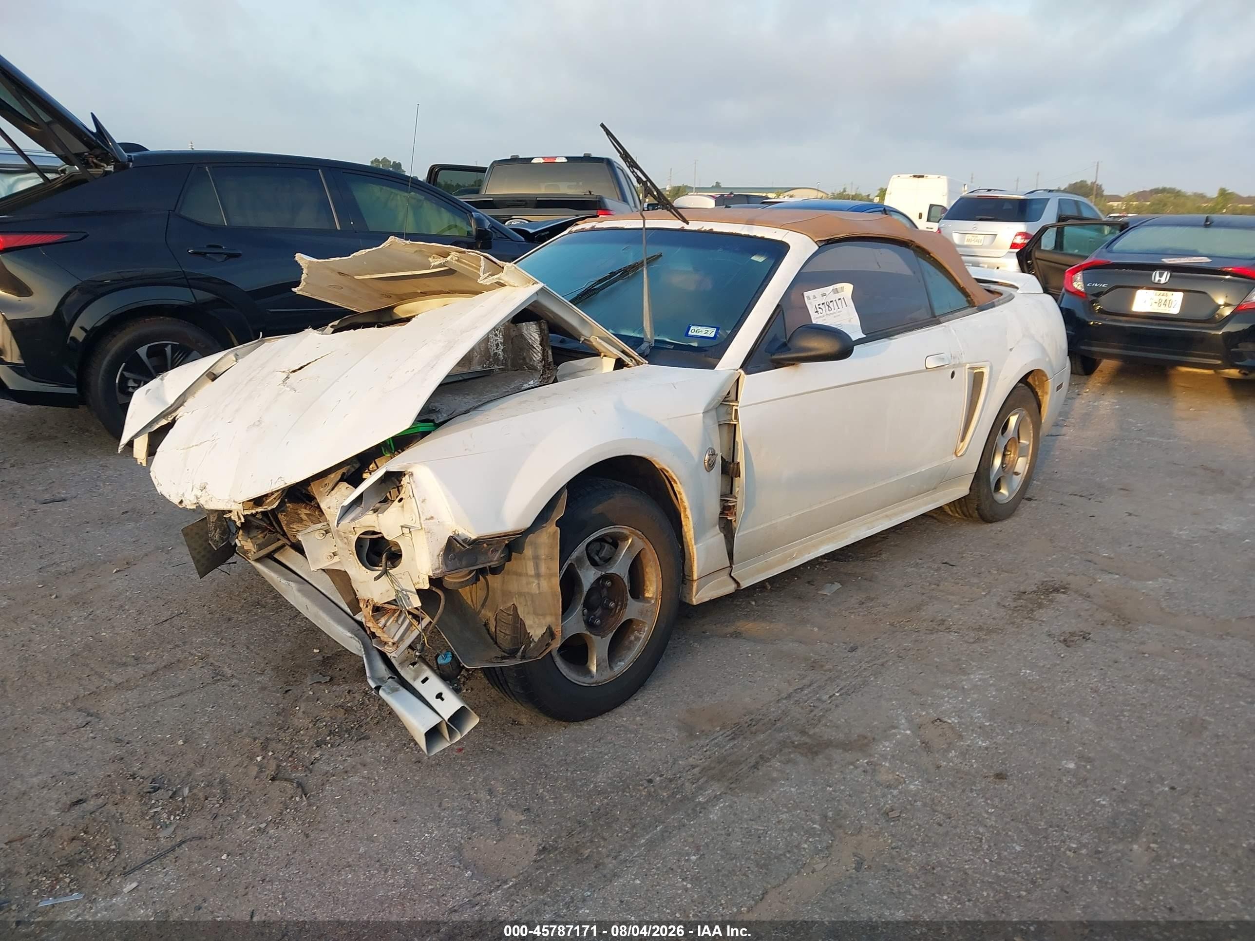 2000 Ford Mustang Белый vin: 1FAFP4447YF159171