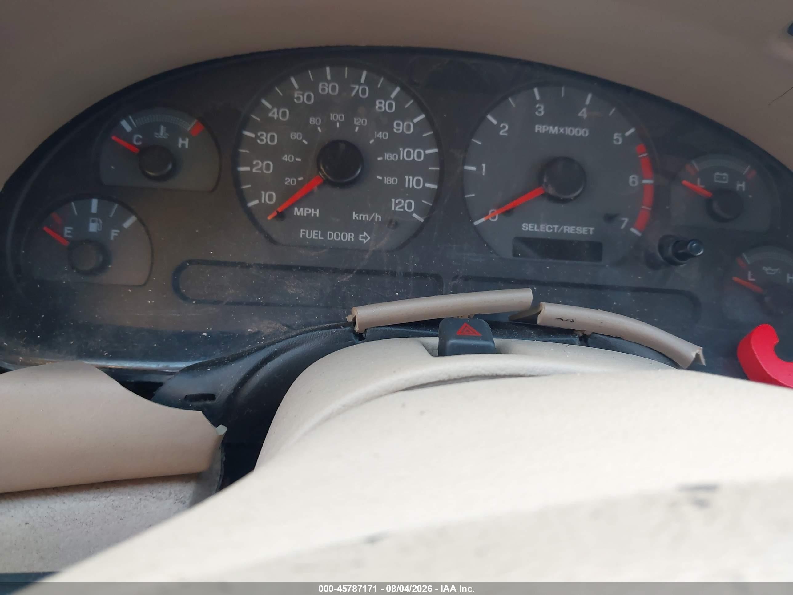 2000 Ford Mustang Белый vin: 1FAFP4447YF159171