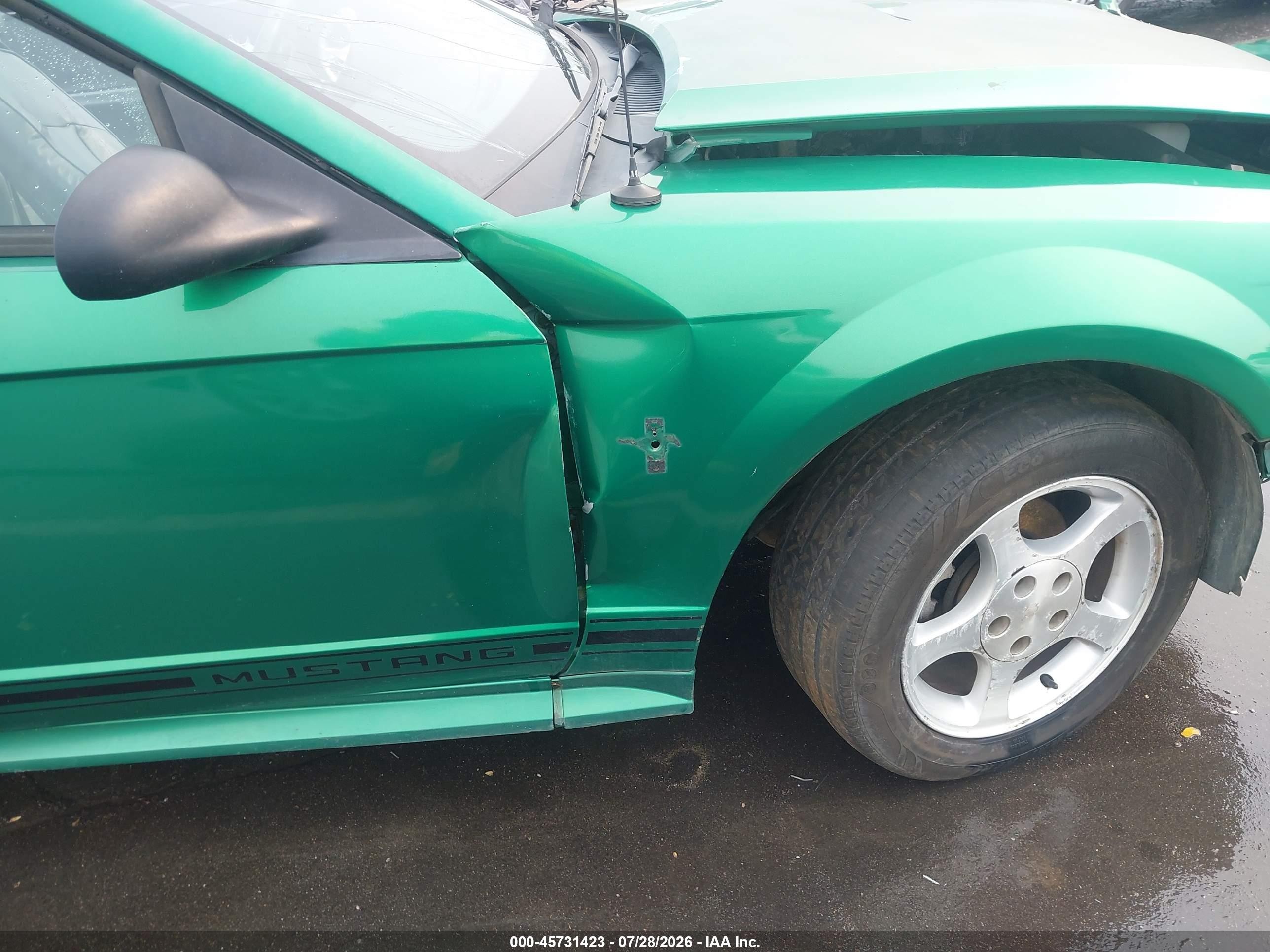 2000 Ford Mustang   Green vin: 1FAFP4447YF168811