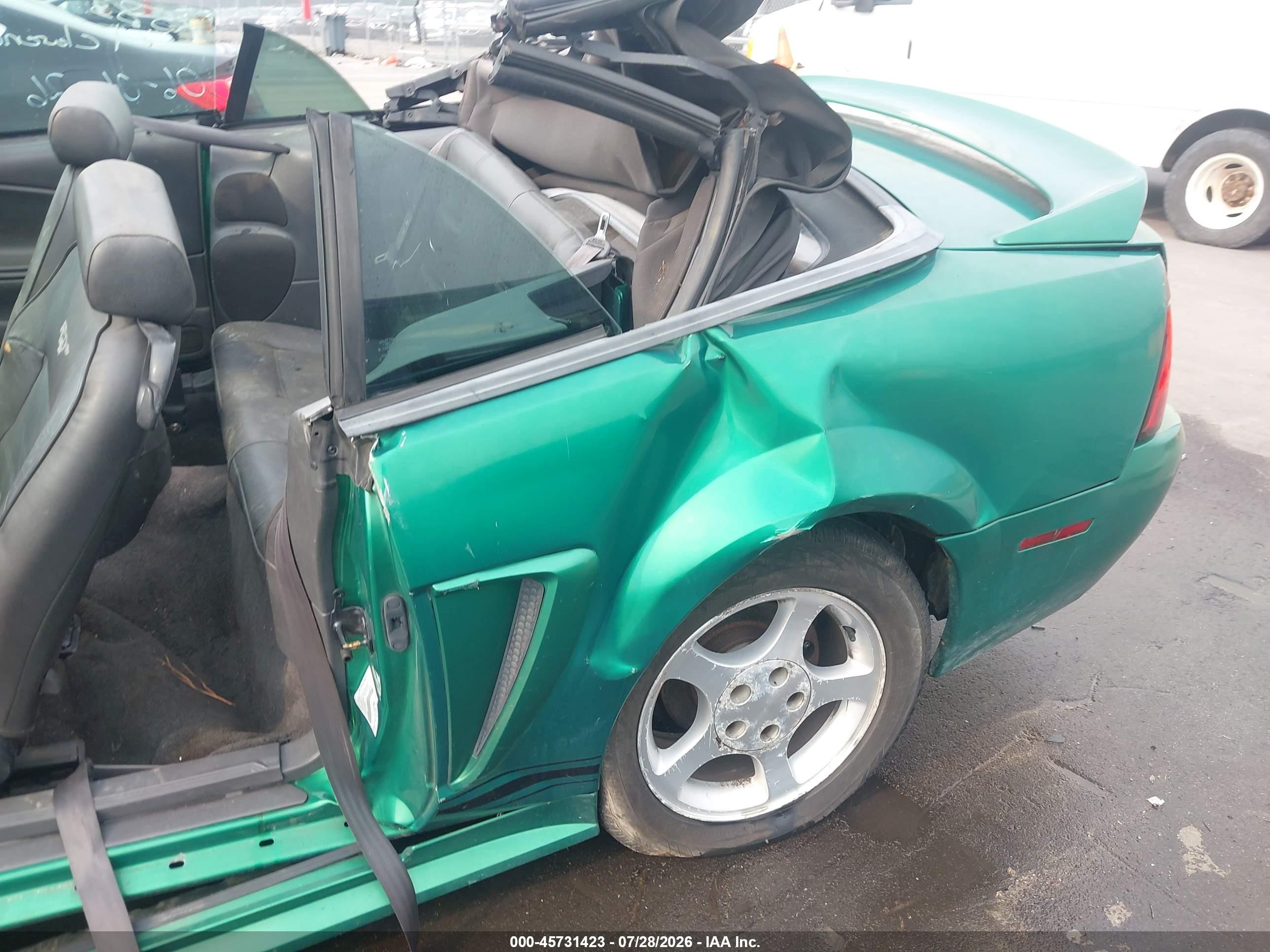 2000 Ford Mustang   Green vin: 1FAFP4447YF168811