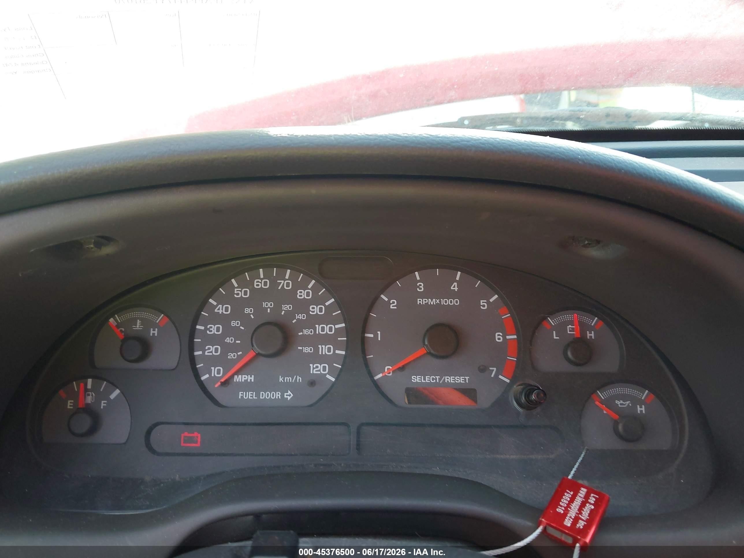 2000 Ford Mustang   Red vin: 1FAFP4447YF261070