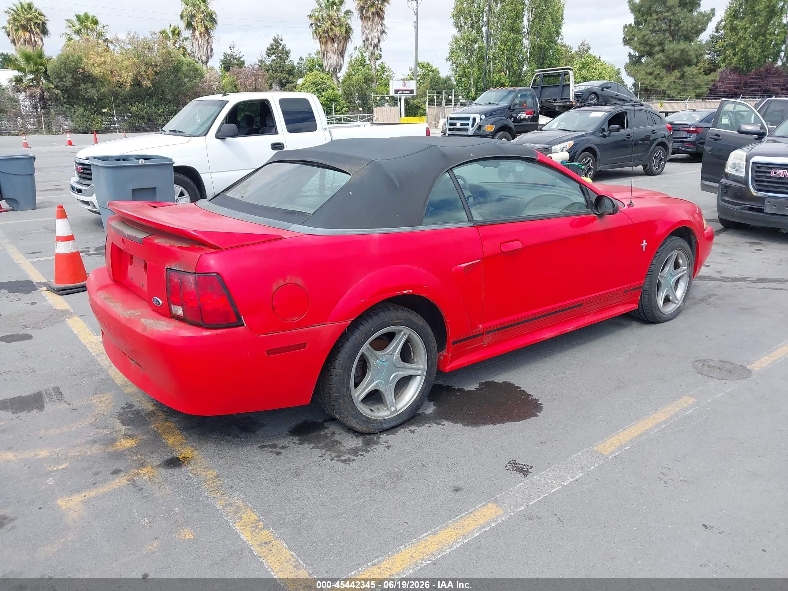 2000 Ford Mustang Red vin: 1FAFP4448YF166663