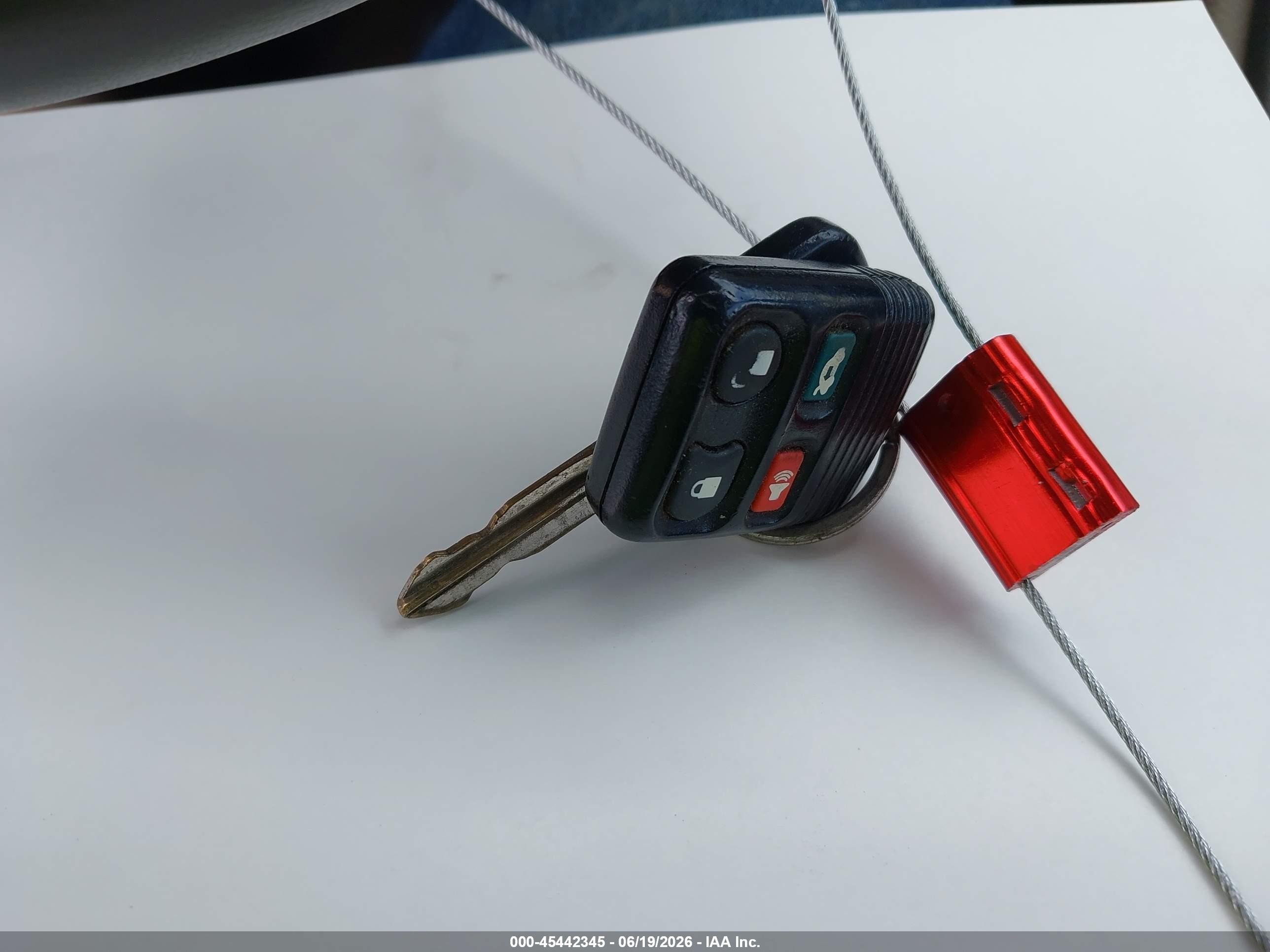 2000 Ford Mustang Red vin: 1FAFP4448YF166663