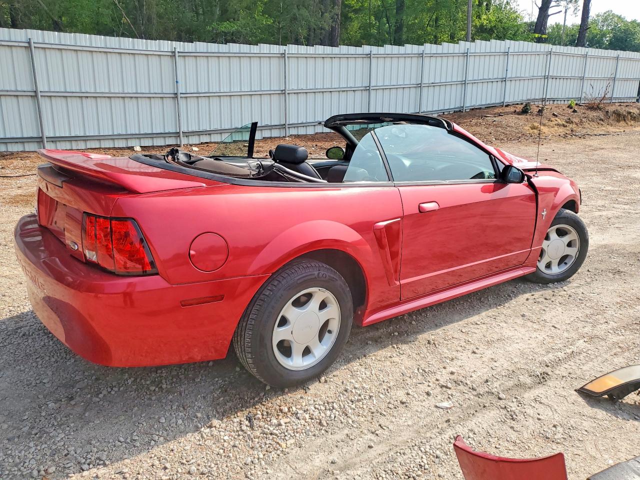 2000 Ford Mustang Red vin: 1FAFP4448YF226330