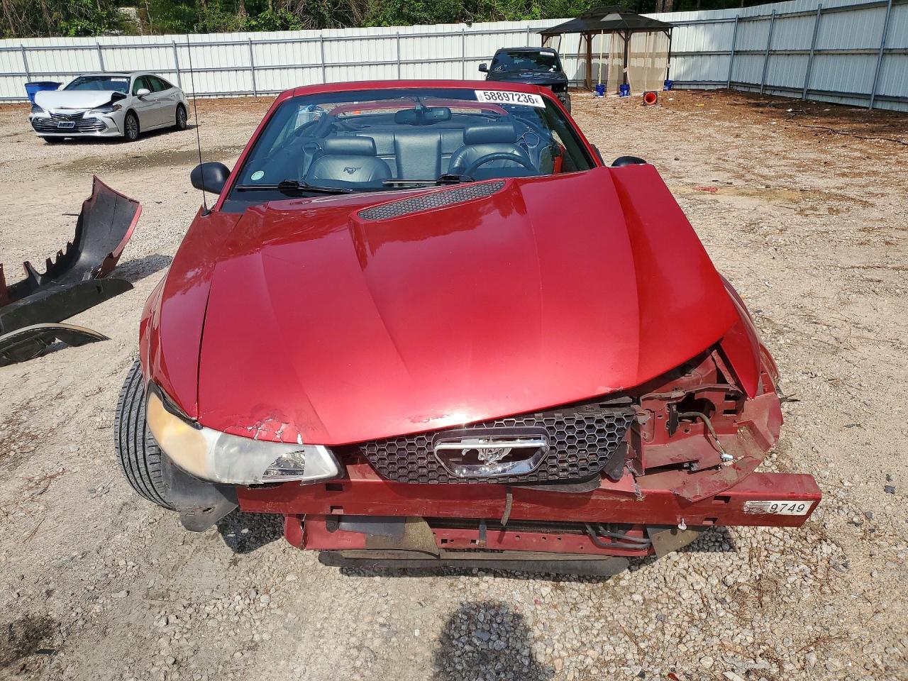 2000 Ford Mustang Red vin: 1FAFP4448YF226330