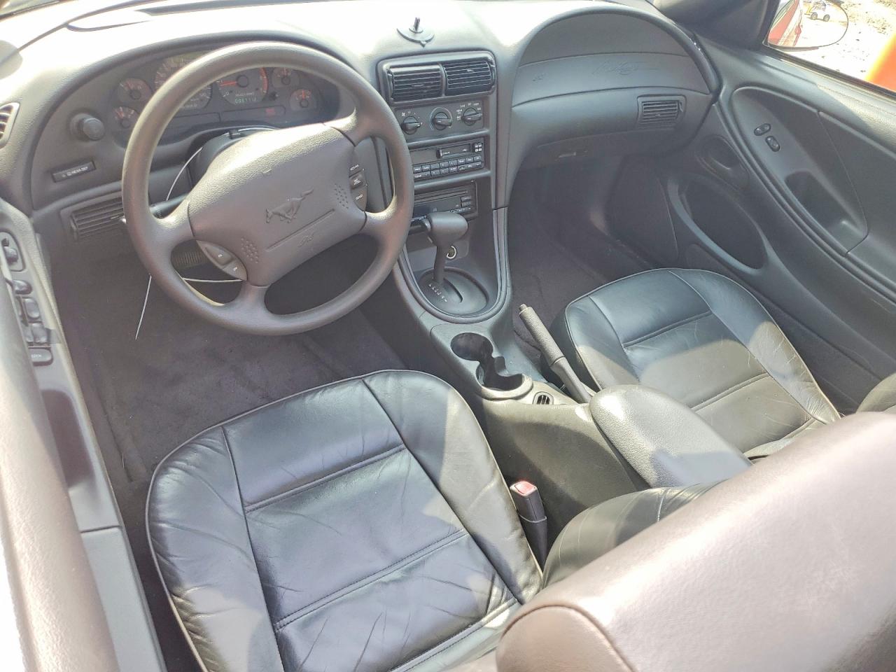 2000 Ford Mustang Red vin: 1FAFP4448YF226330