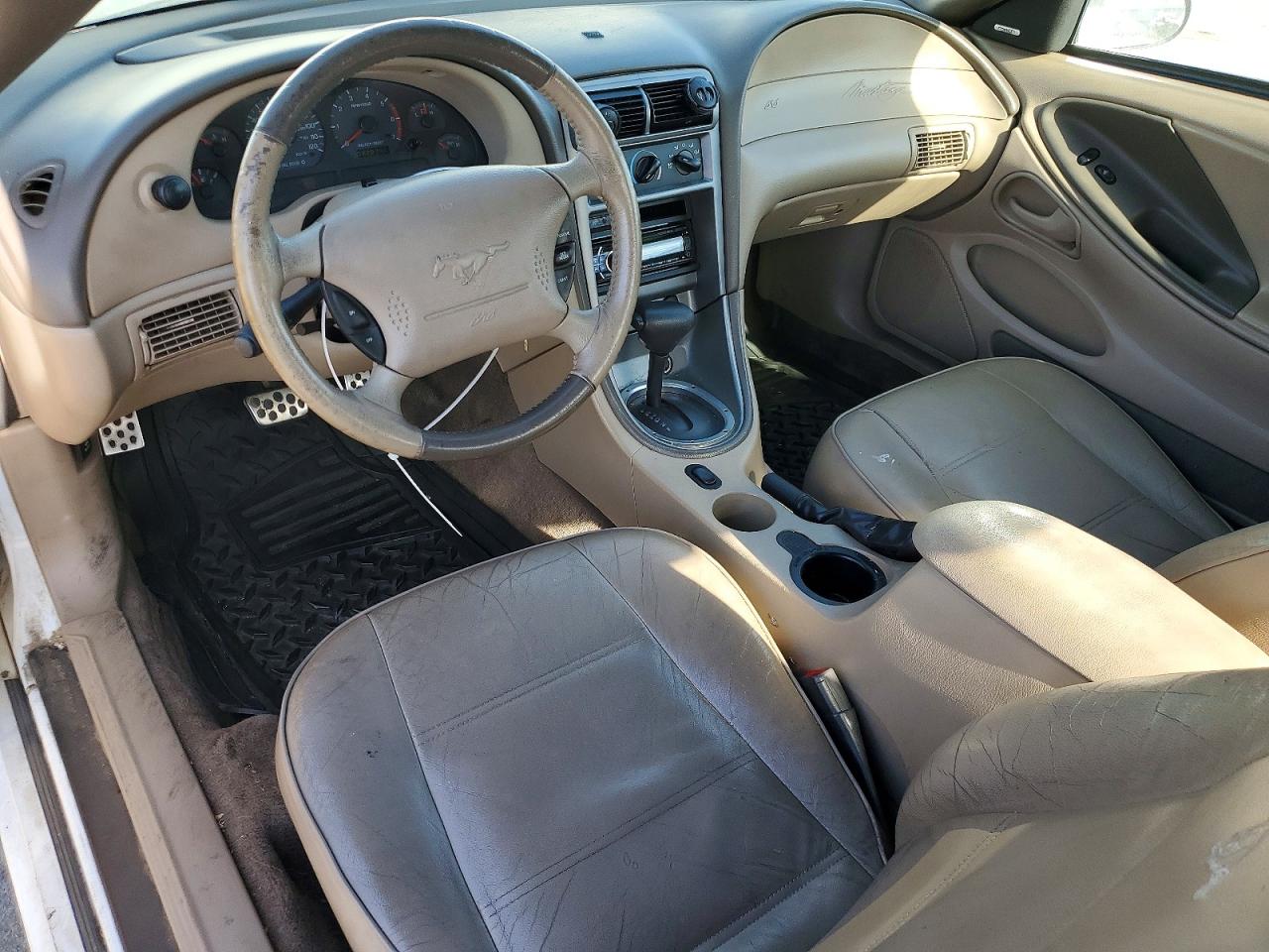 2004 Ford Mustang White vin: 1FAFP44494F110208