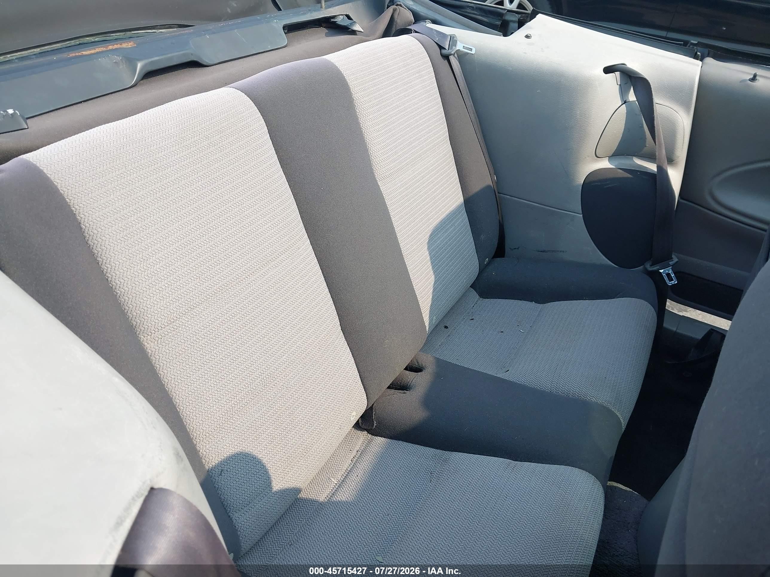 2004 Ford Mustang   Серебряный vin: 1FAFP44494F126697