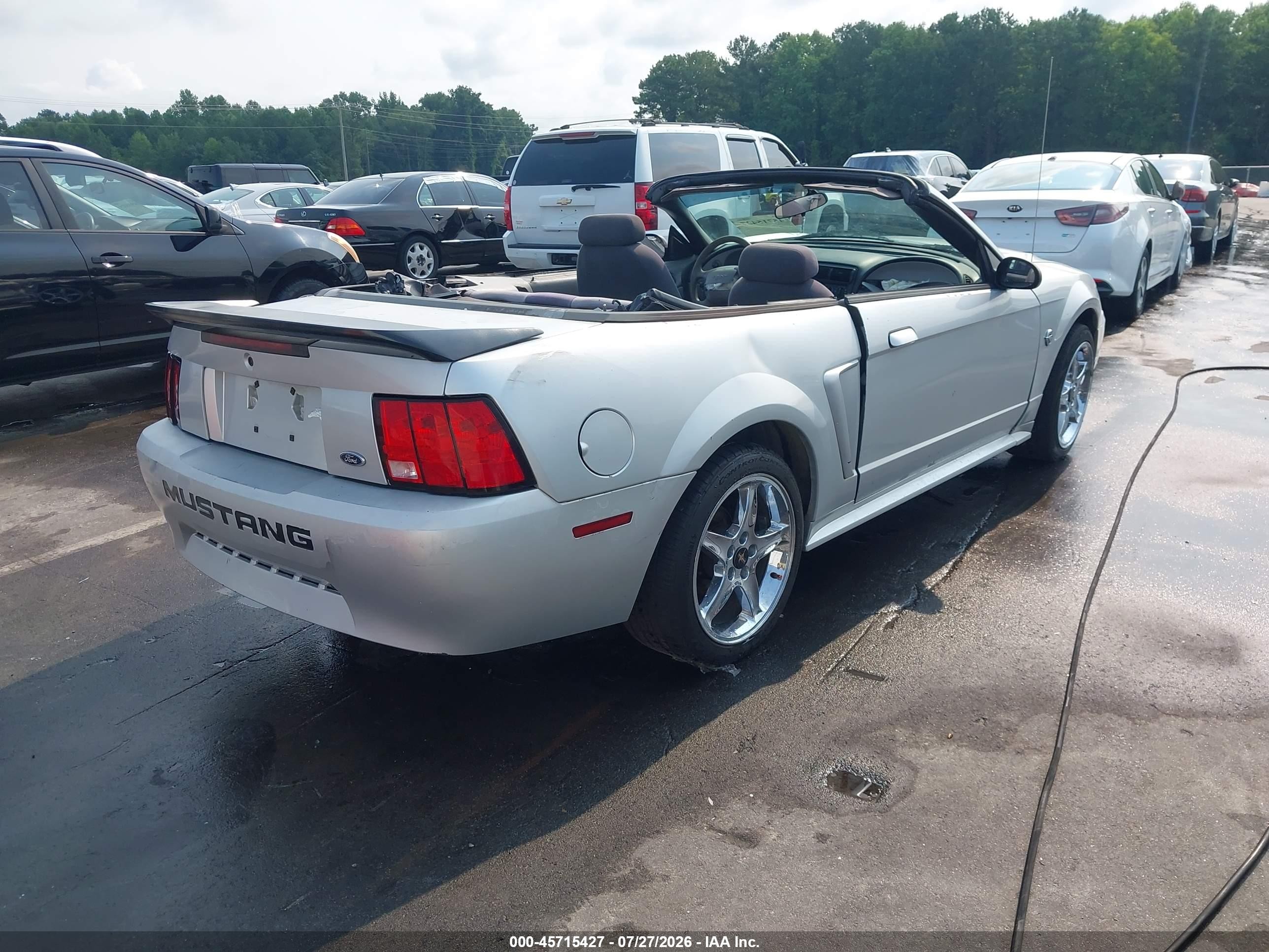 2004 Ford Mustang   Серебряный vin: 1FAFP44494F126697