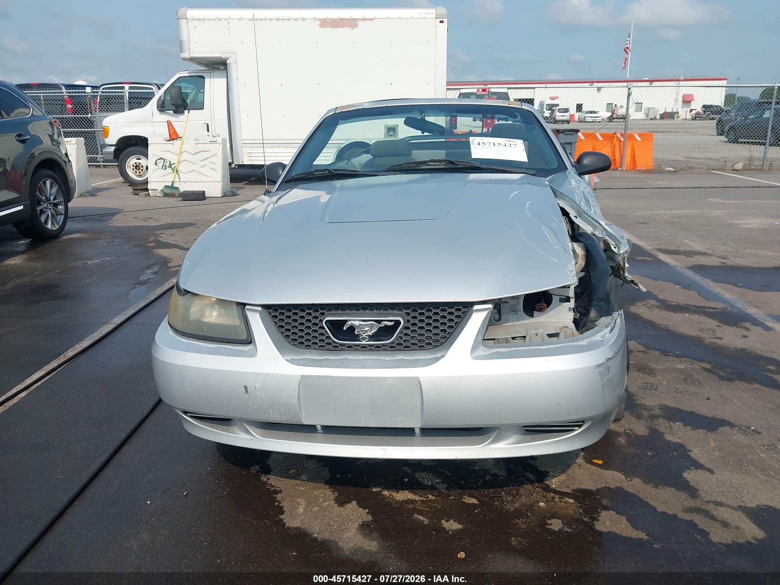 2004 Ford Mustang   Серебряный vin: 1FAFP44494F126697