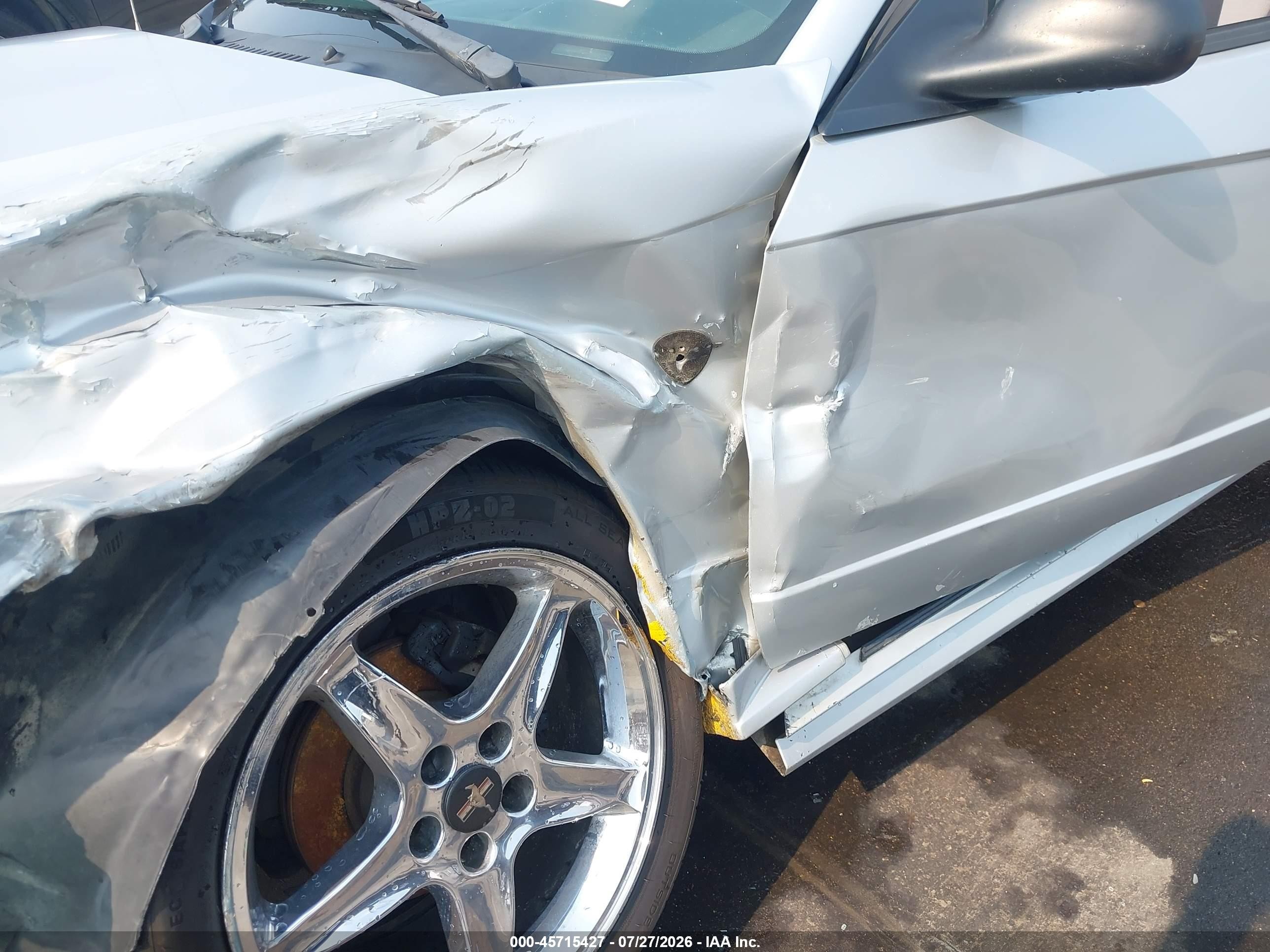 2004 Ford Mustang   Серебряный vin: 1FAFP44494F126697