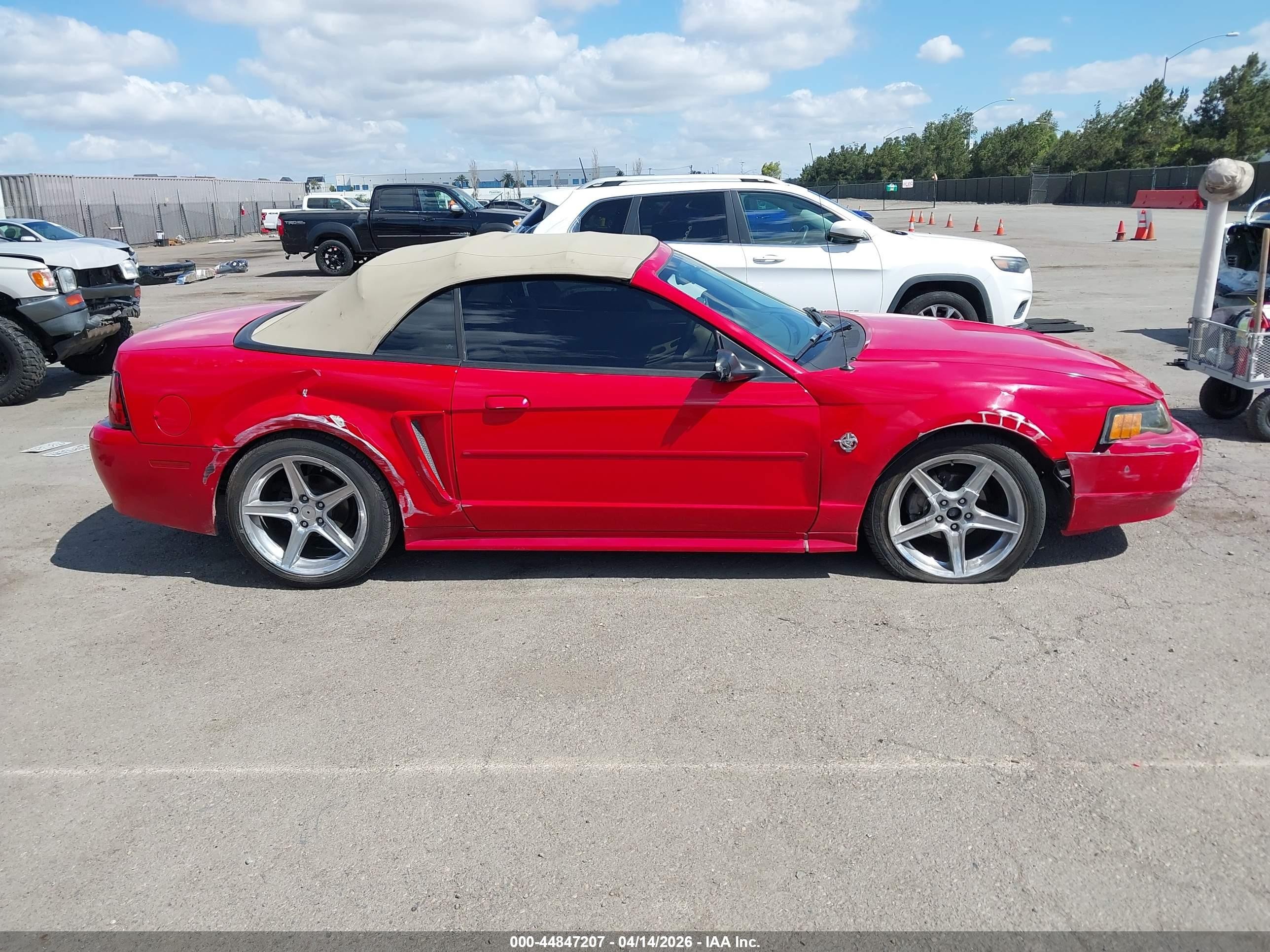 1999 Ford Mustang Красный vin: 1FAFP4449XF217117