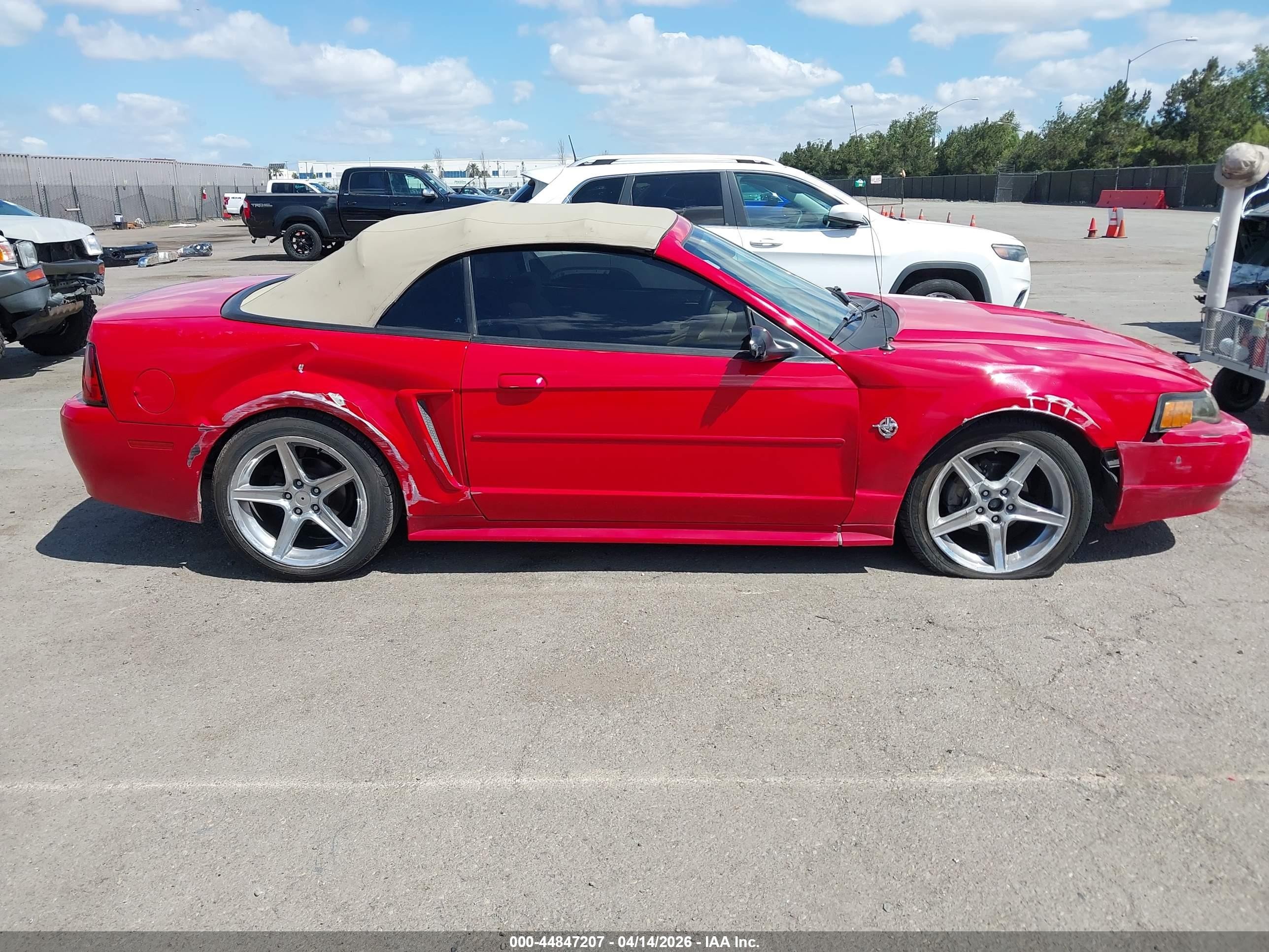 1999 Ford Mustang Красный vin: 1FAFP4449XF217117