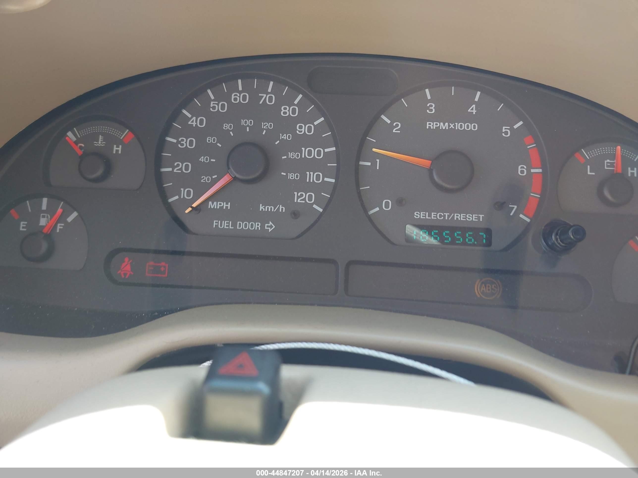 1999 Ford Mustang Красный vin: 1FAFP4449XF217117