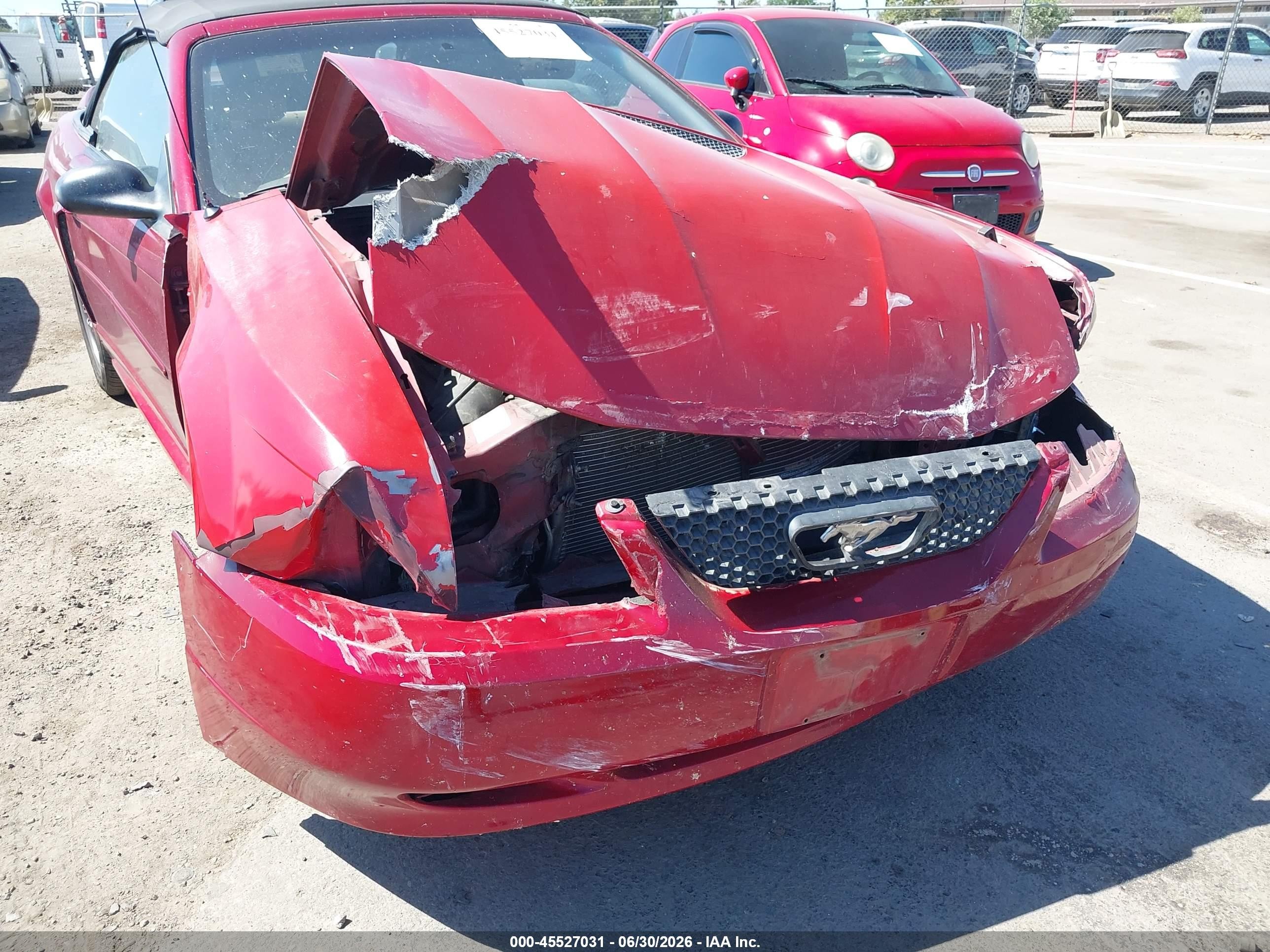 1999 Ford Mustang   Red vin: 1FAFP4449XF219336