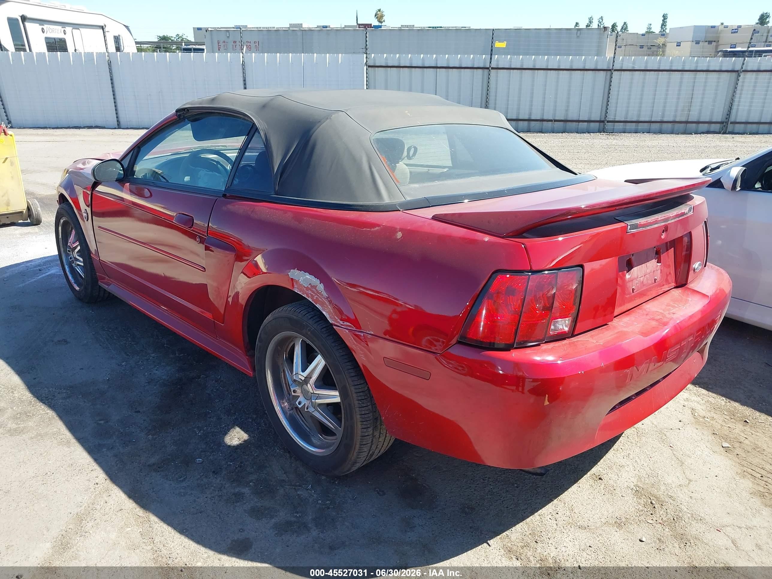1999 Ford Mustang   Red vin: 1FAFP4449XF219336