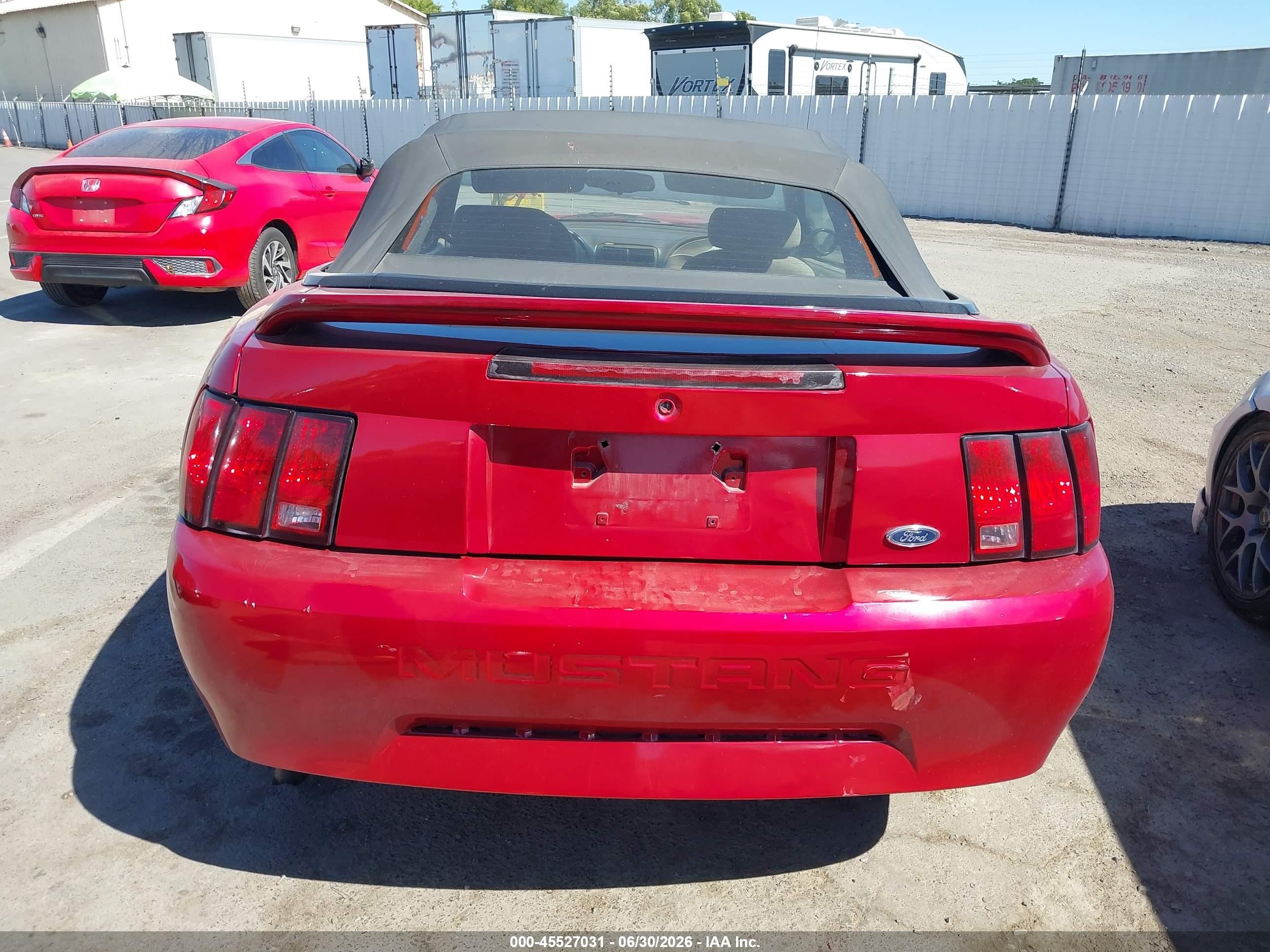 1999 Ford Mustang   Red vin: 1FAFP4449XF219336