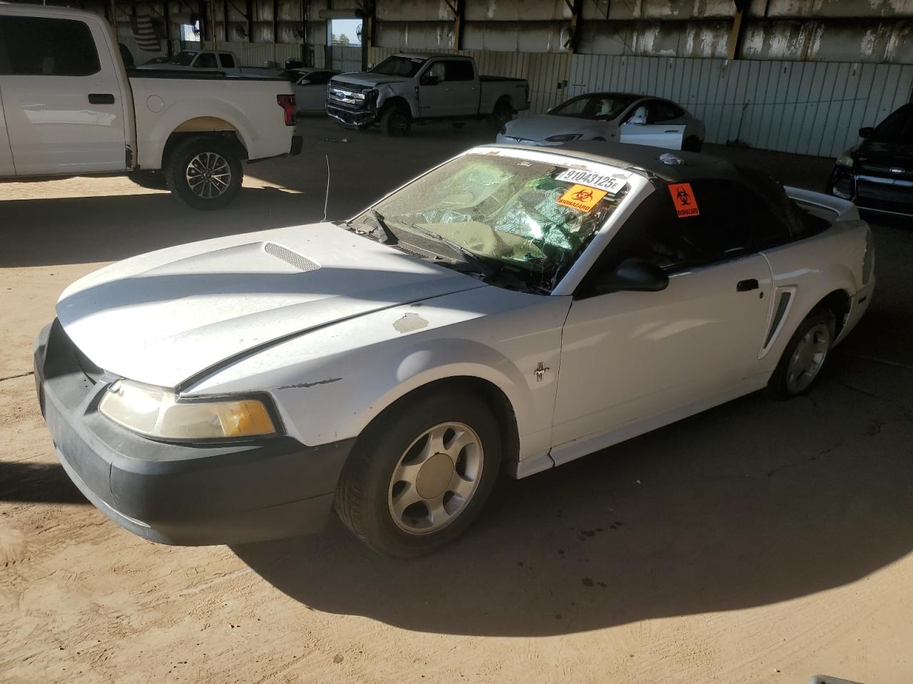 1995 Ford Mustang Белый vin: 1FAFP4449YF133140