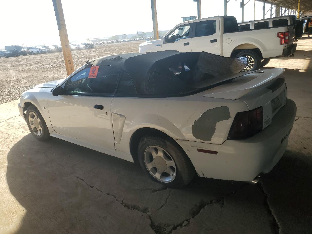 1995 Ford Mustang Белый vin: 1FAFP4449YF133140