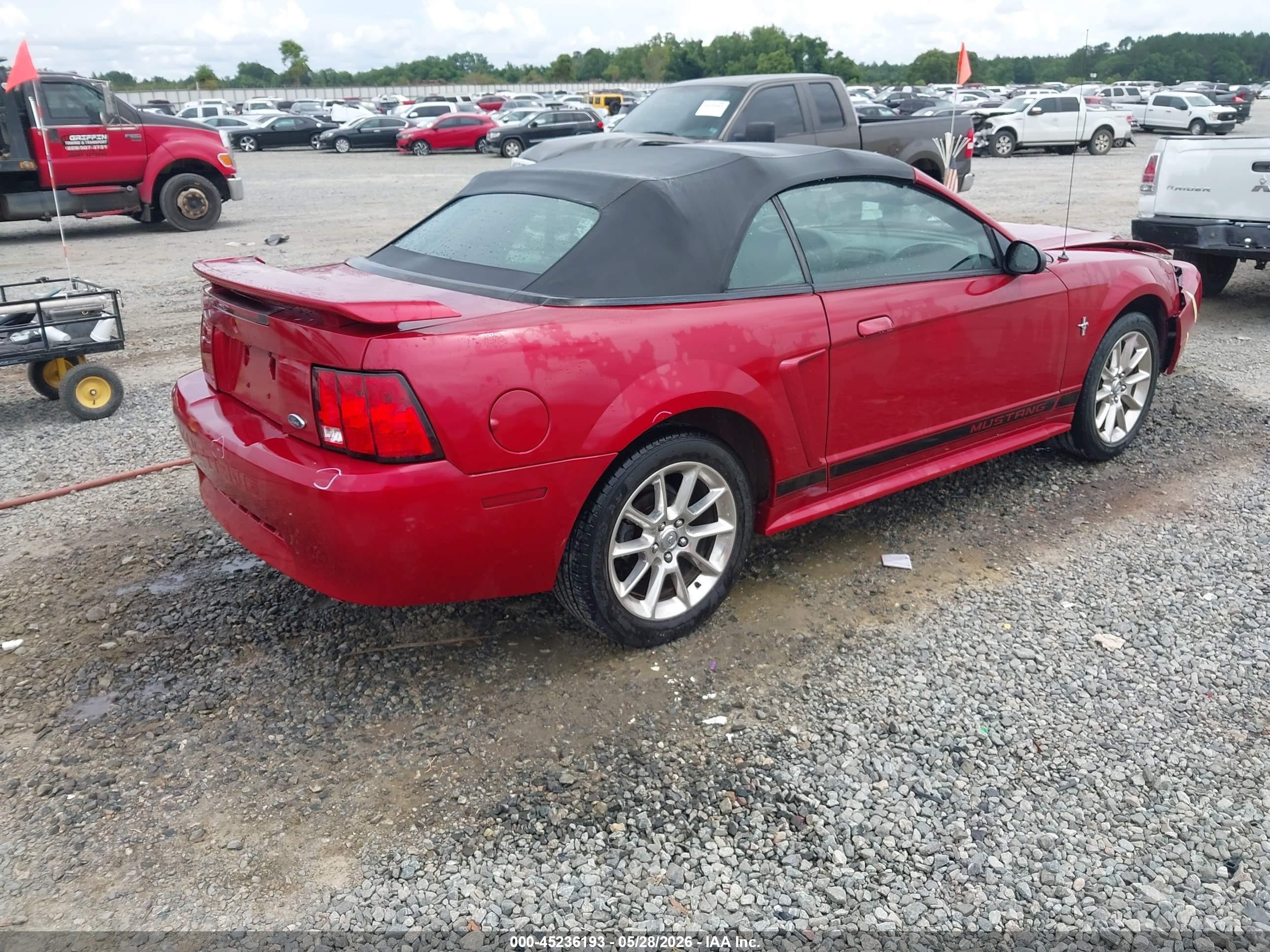 2002 Ford Mustang   Maroon vin: 1FAFP444X2F178272