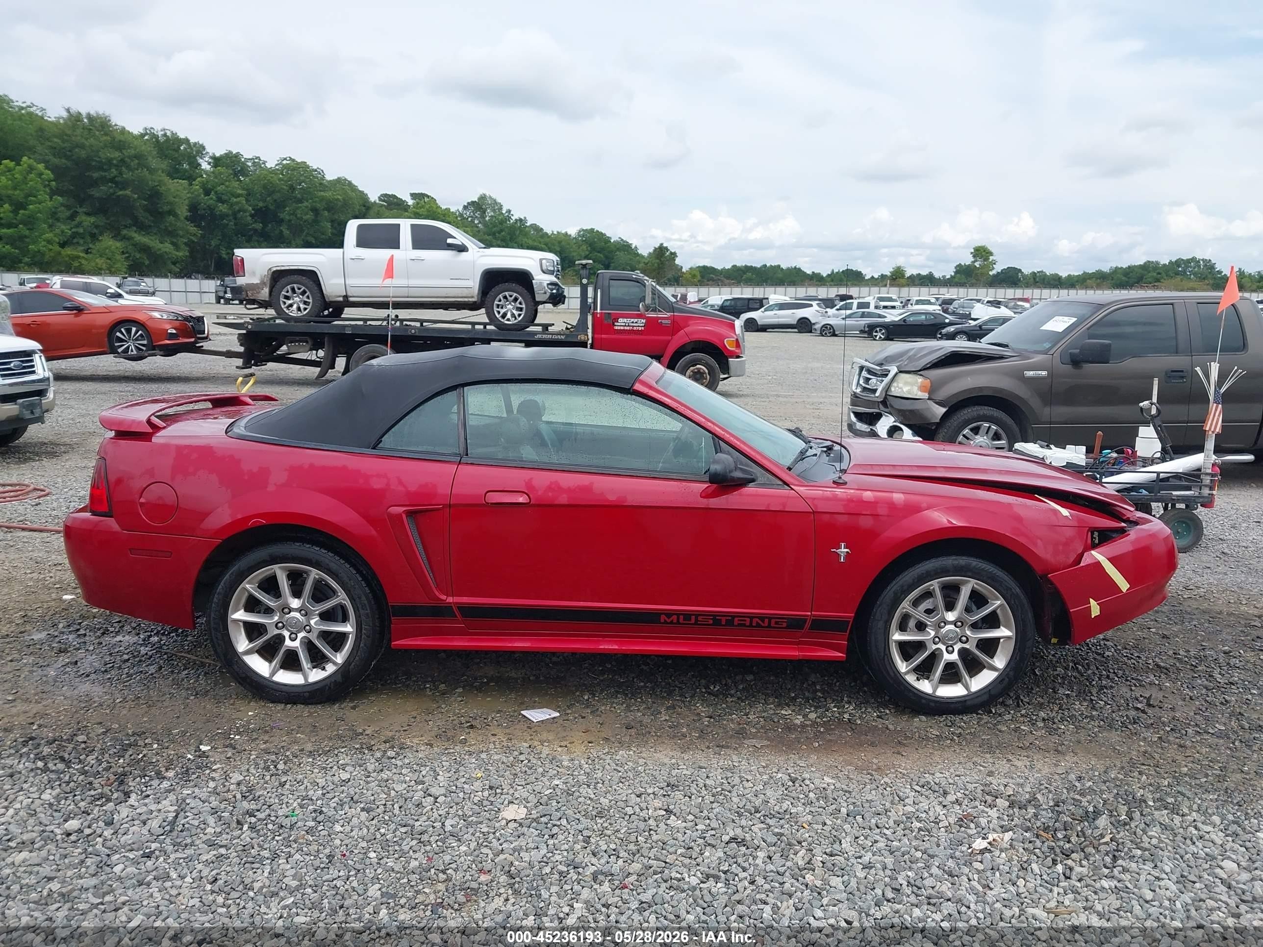 2002 Ford Mustang   Maroon vin: 1FAFP444X2F178272