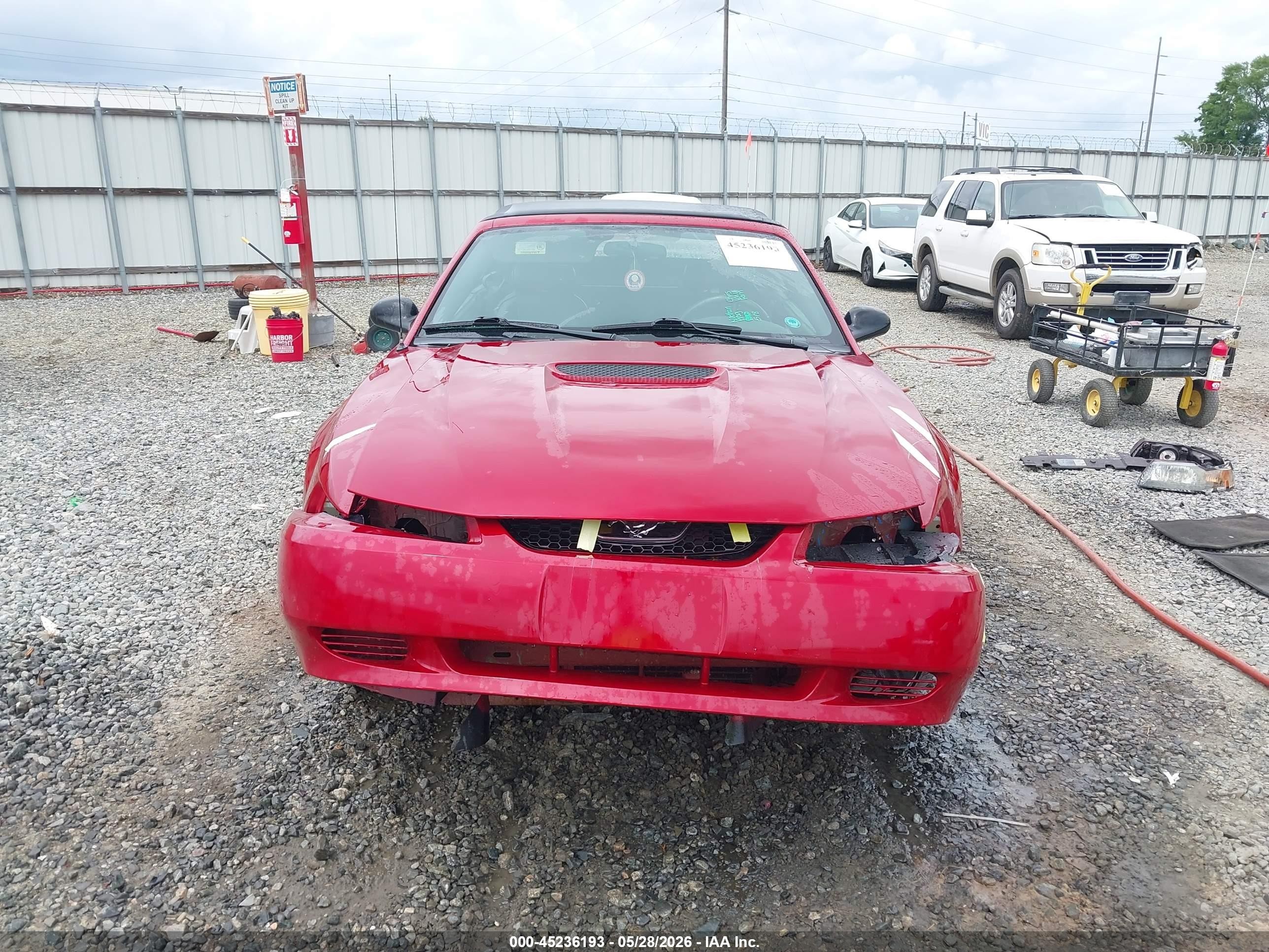 2002 Ford Mustang   Maroon vin: 1FAFP444X2F178272