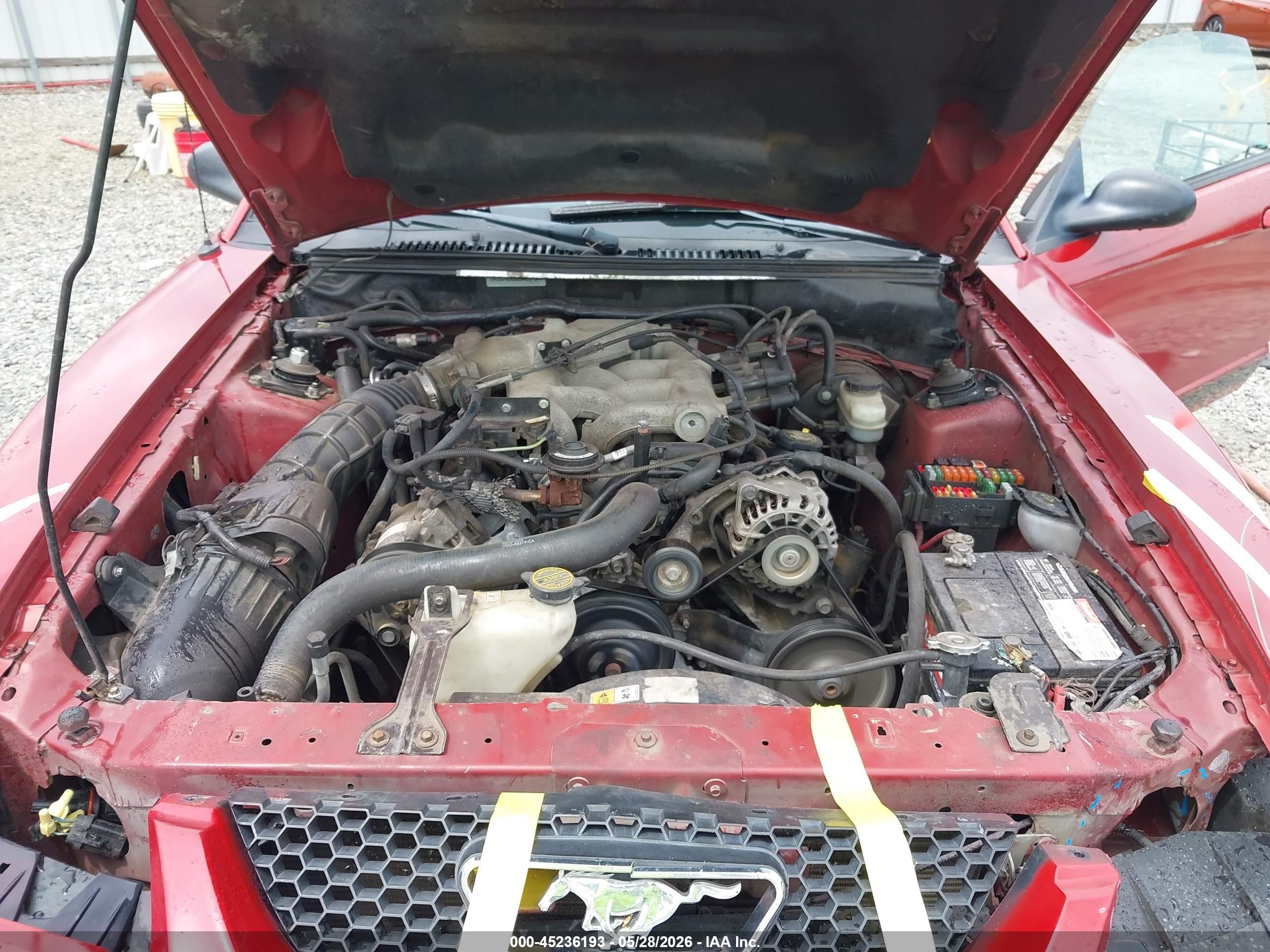 2002 Ford Mustang   Maroon vin: 1FAFP444X2F178272
