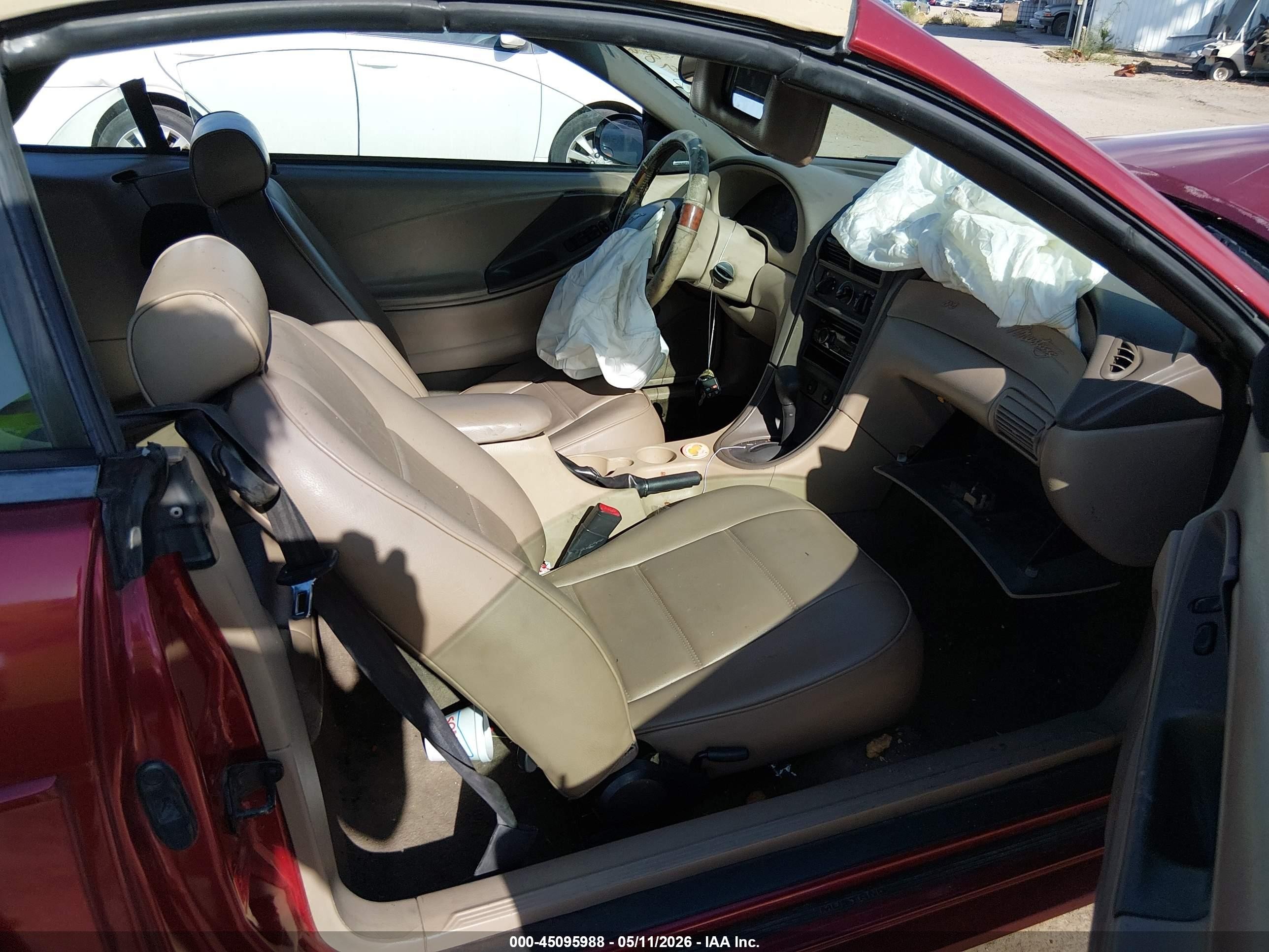 2003 Ford Mustang   Red vin: 1FAFP444X3F450160