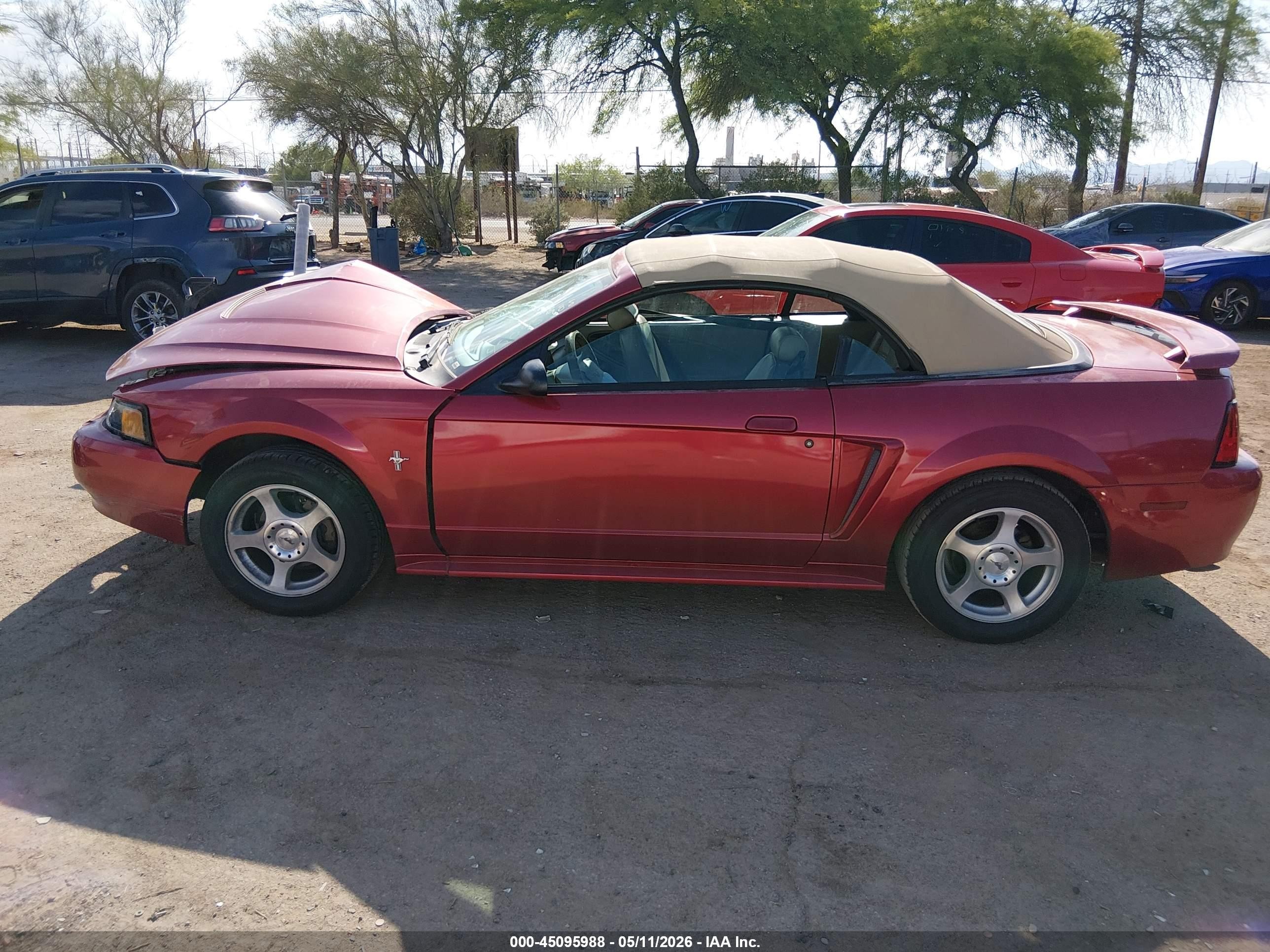 2003 Ford Mustang   Red vin: 1FAFP444X3F450160