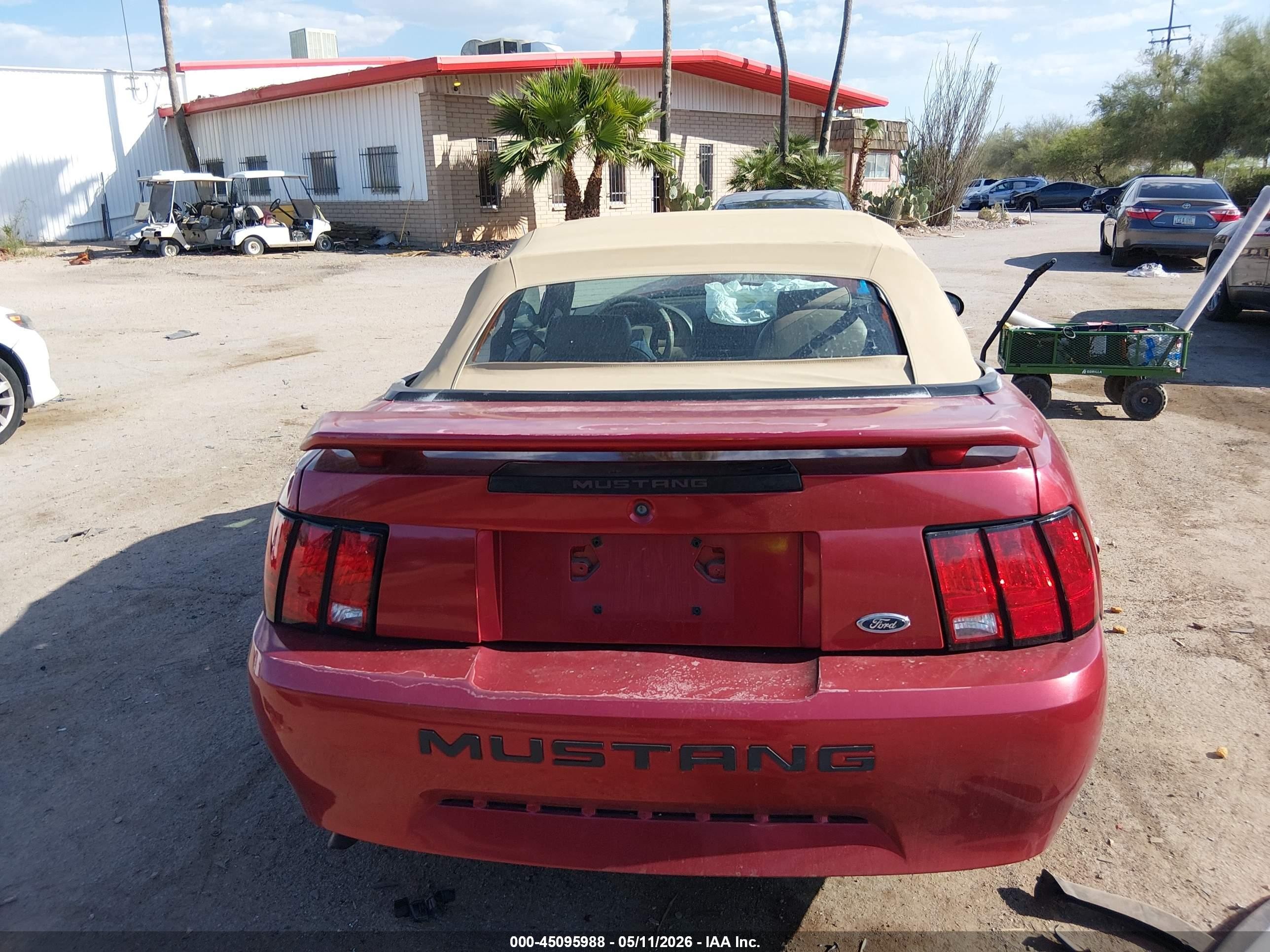 2003 Ford Mustang   Red vin: 1FAFP444X3F450160
