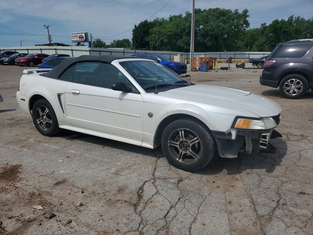 2004 Ford Mustang White vin: 1FAFP444X4F113568